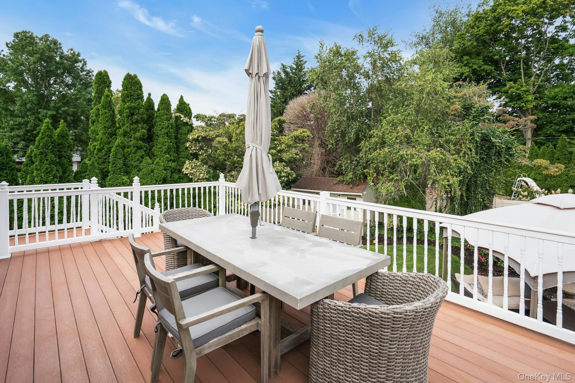 Single Family Harvest Lane  Suffolk County, NY 11725, MLS-1031448-32