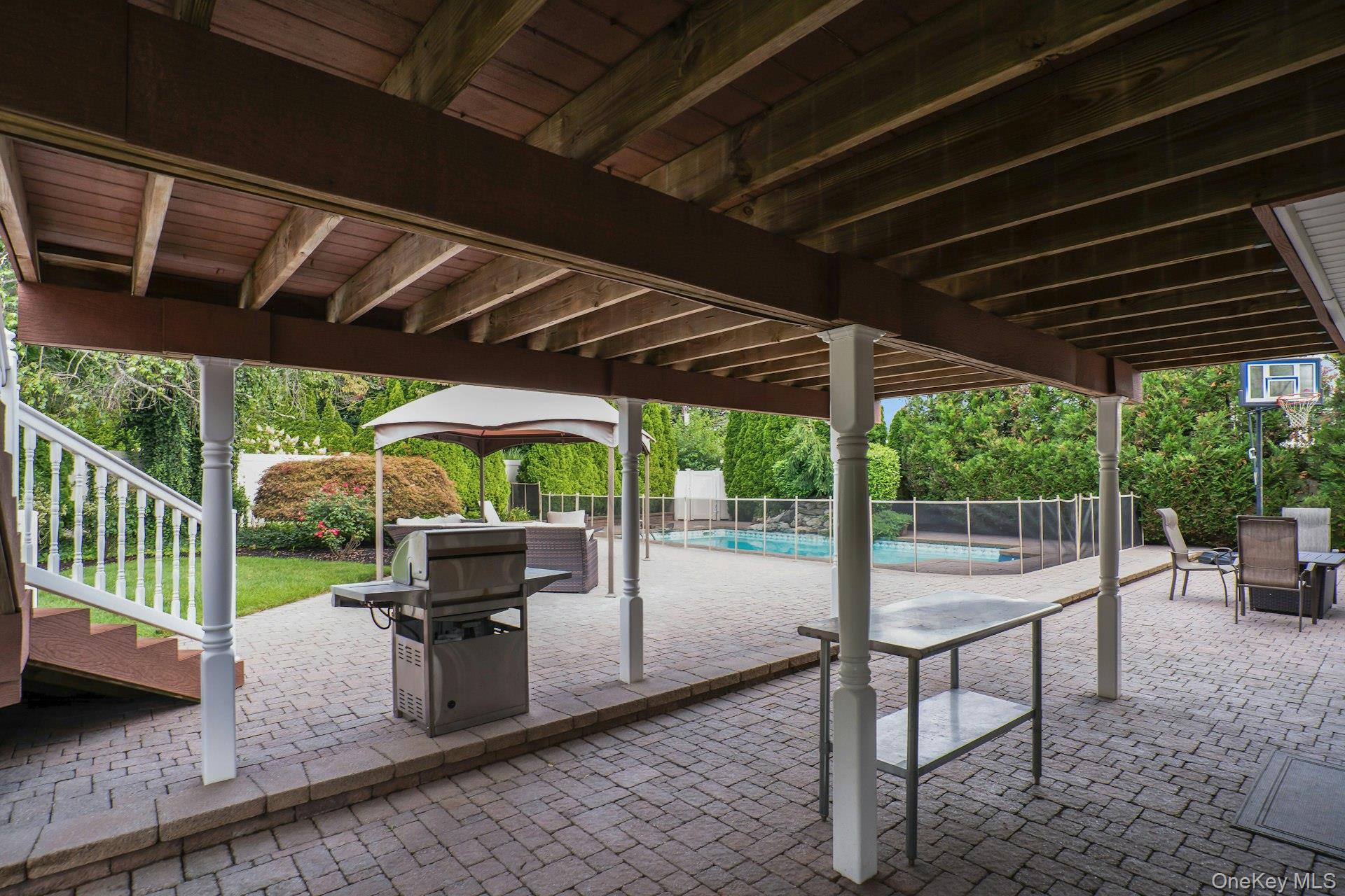 Single Family Harvest Lane  Suffolk County, NY 11725, MLS-1031448-34