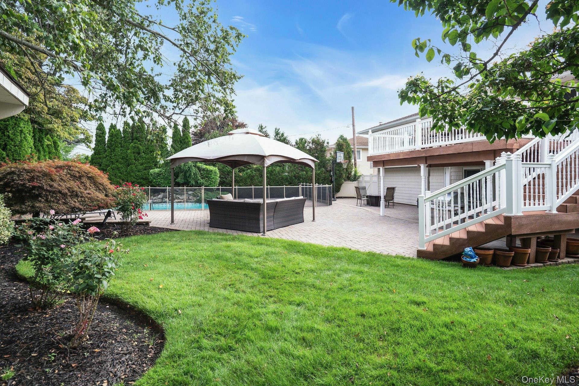 Single Family Harvest Lane  Suffolk County, NY 11725, MLS-1031448-37