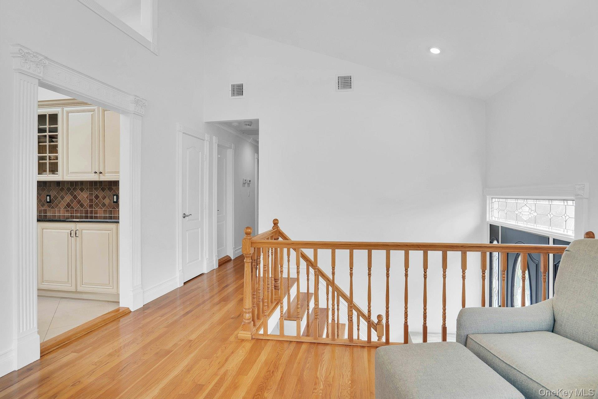 Single Family Harvest Lane  Suffolk County, NY 11725, MLS-1031448-6