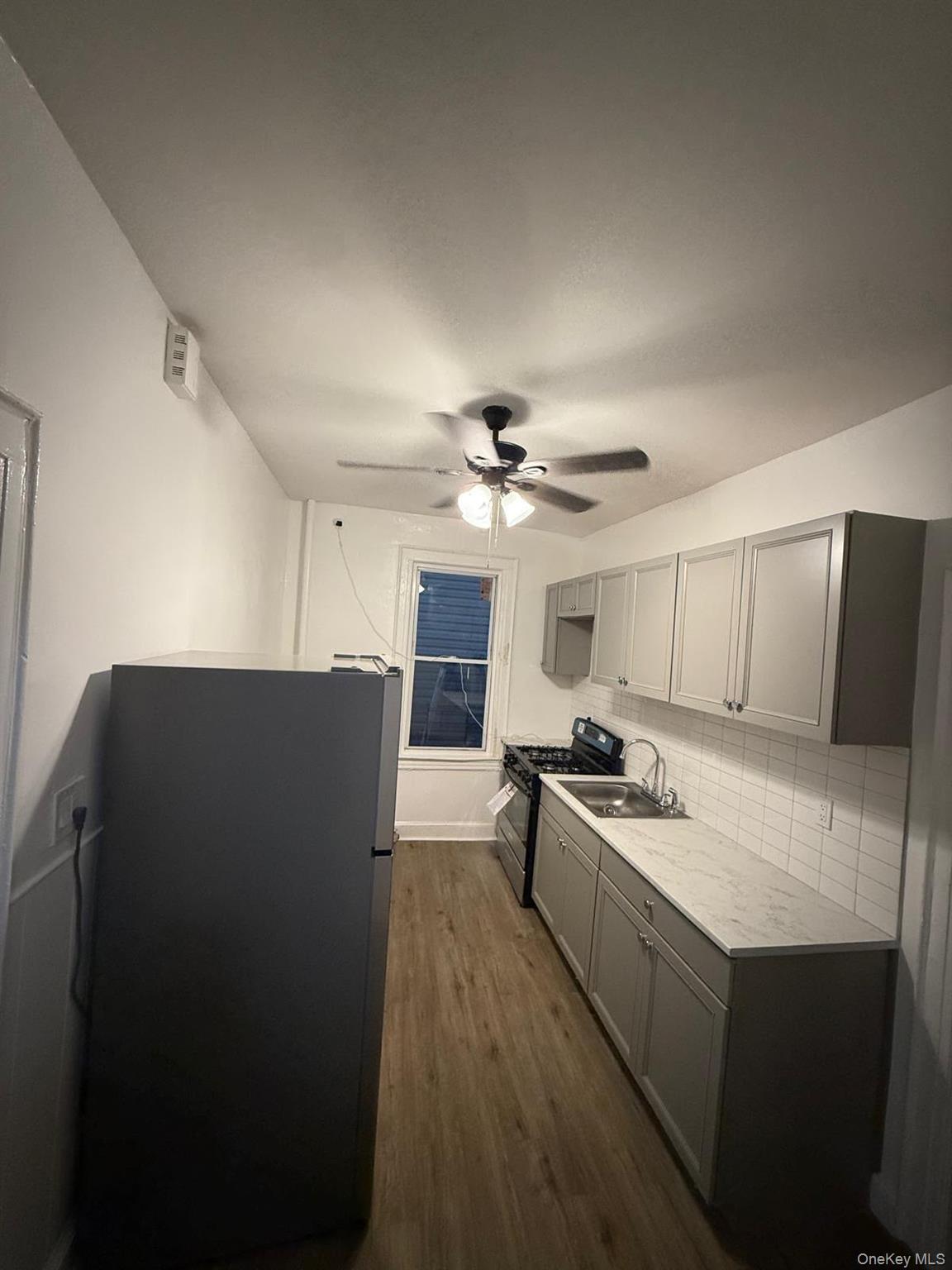 Single Family Edson Avenue Bronx, NY 10466, MLS-1031459-2