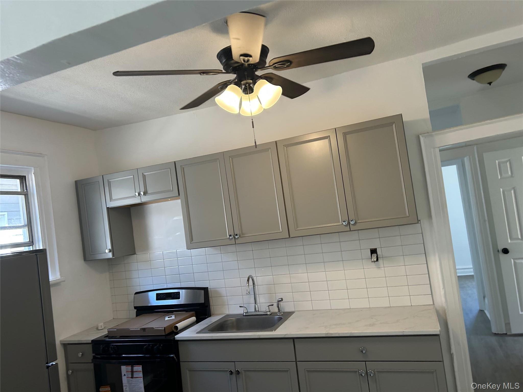 Single Family Edson Avenue Bronx, NY 10466, MLS-1031459-4