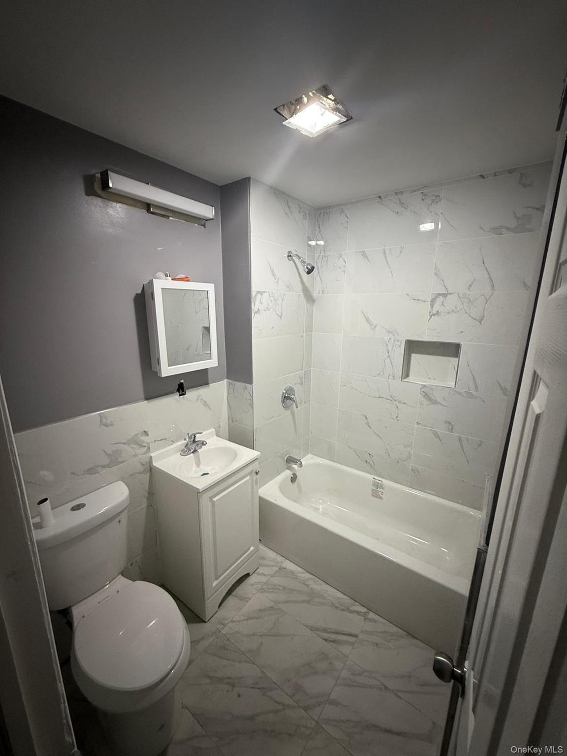 Single Family Edson Avenue Bronx, NY 10466, MLS-1031459-7
