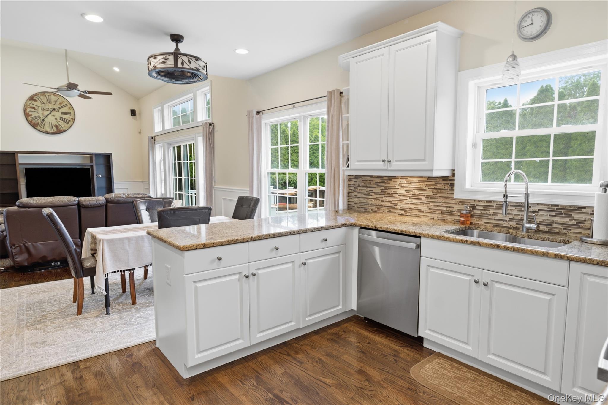Single Family Wood Hollow Drive  Suffolk County, NY 11977, MLS-1031502-10