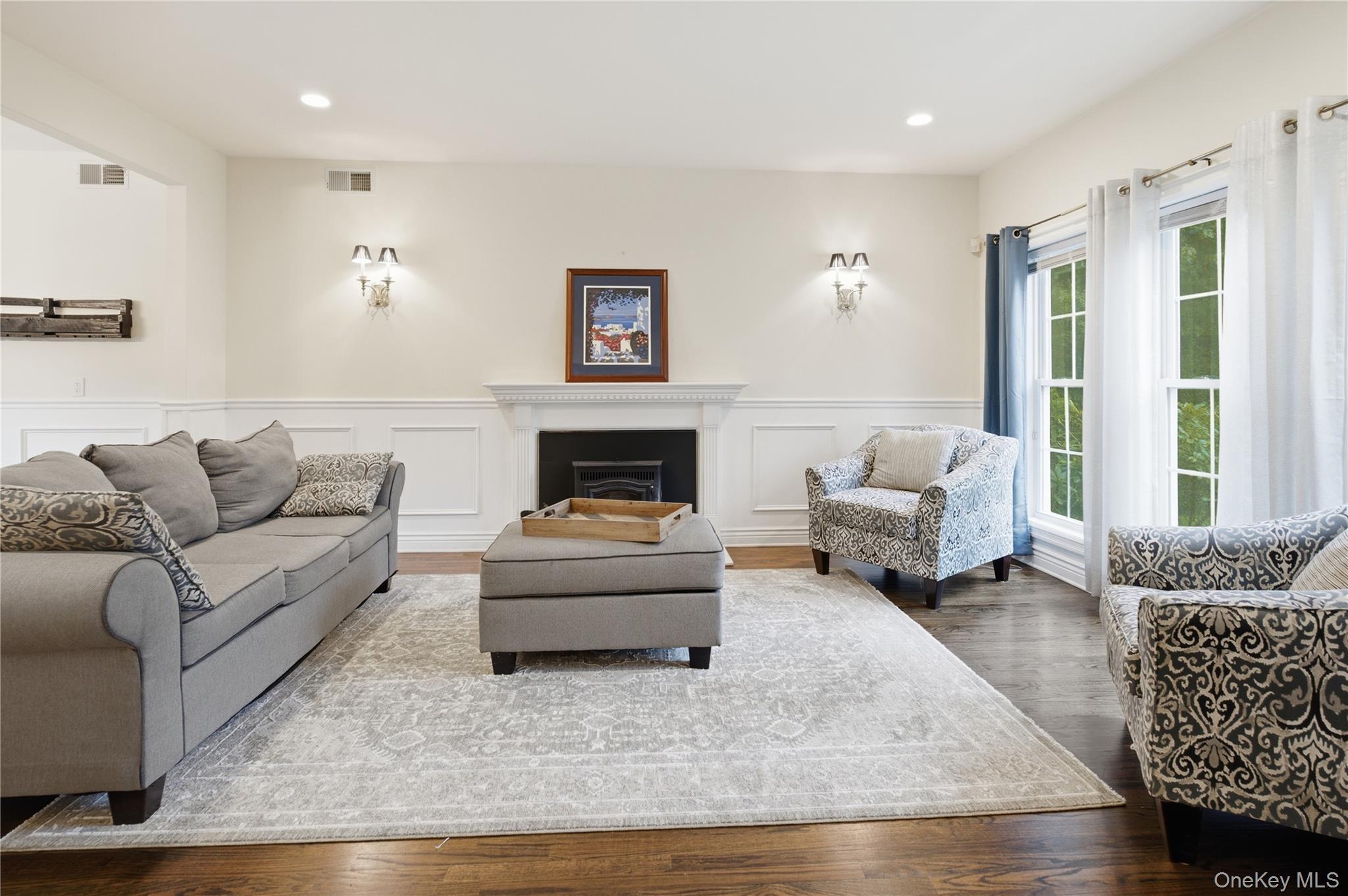 Single Family Wood Hollow Drive  Suffolk County, NY 11977, MLS-1031502-14