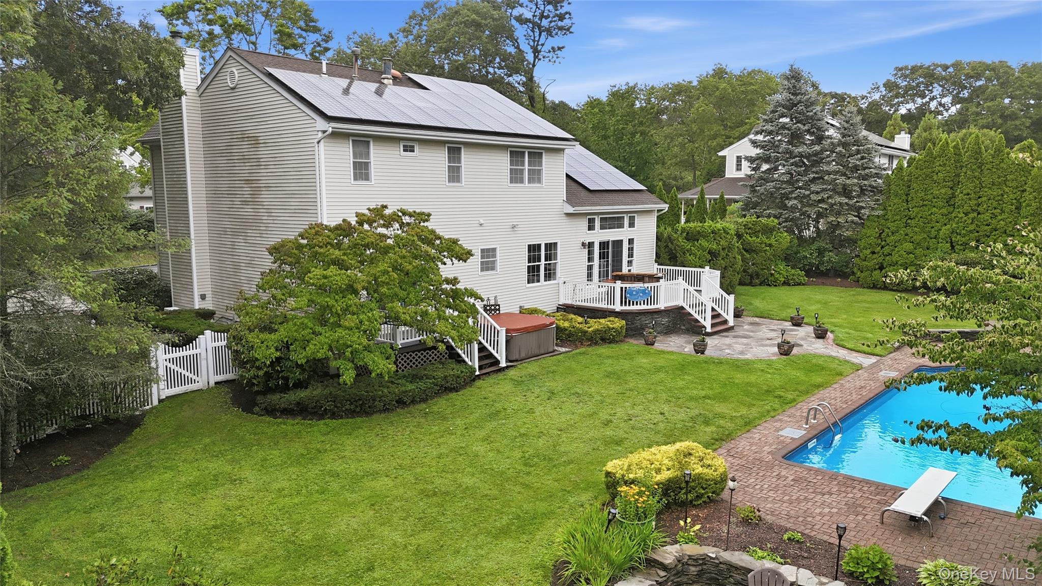 Single Family Wood Hollow Drive  Suffolk County, NY 11977, MLS-1031502-29