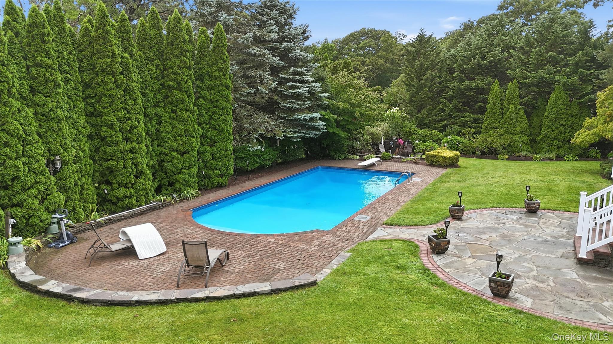 Single Family Wood Hollow Drive  Suffolk County, NY 11977, MLS-1031502-30