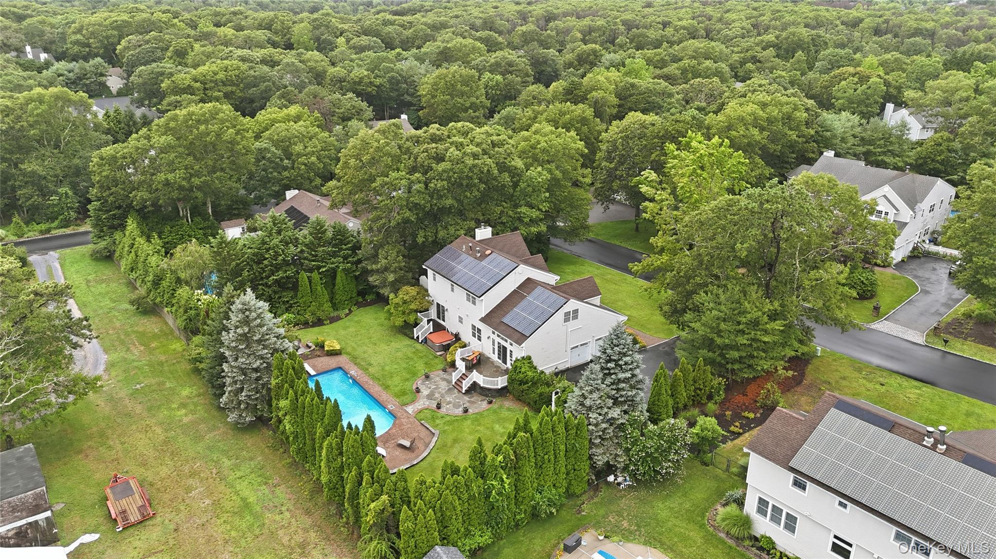 Single Family Wood Hollow Drive  Suffolk County, NY 11977, MLS-1031502-32