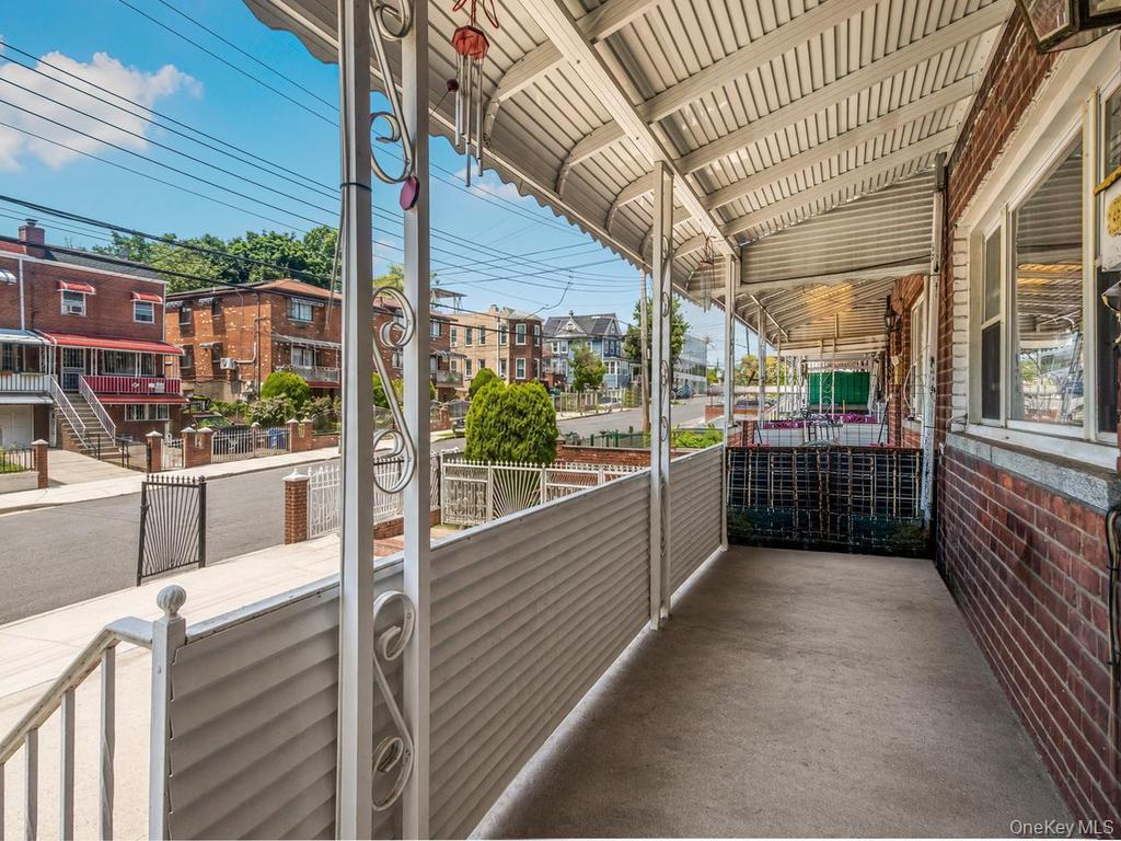 Single Family Gunther Avenue  Bronx, NY 10469, MLS-1031535-3