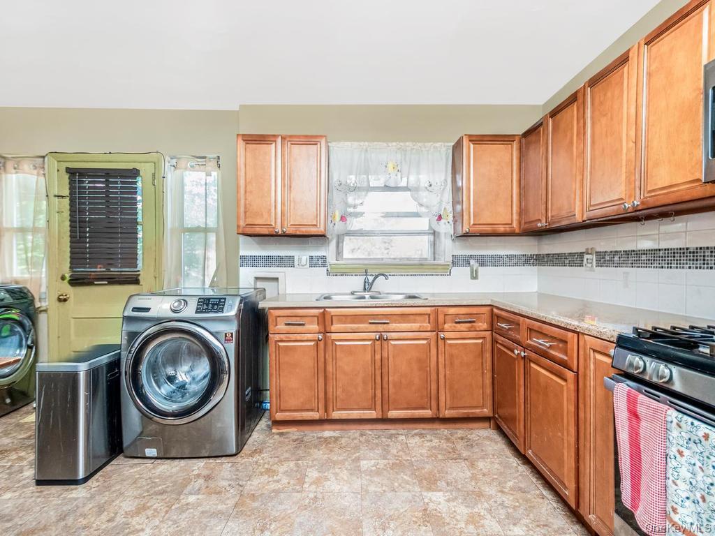 Single Family Gunther Avenue  Bronx, NY 10469, MLS-1031535-6