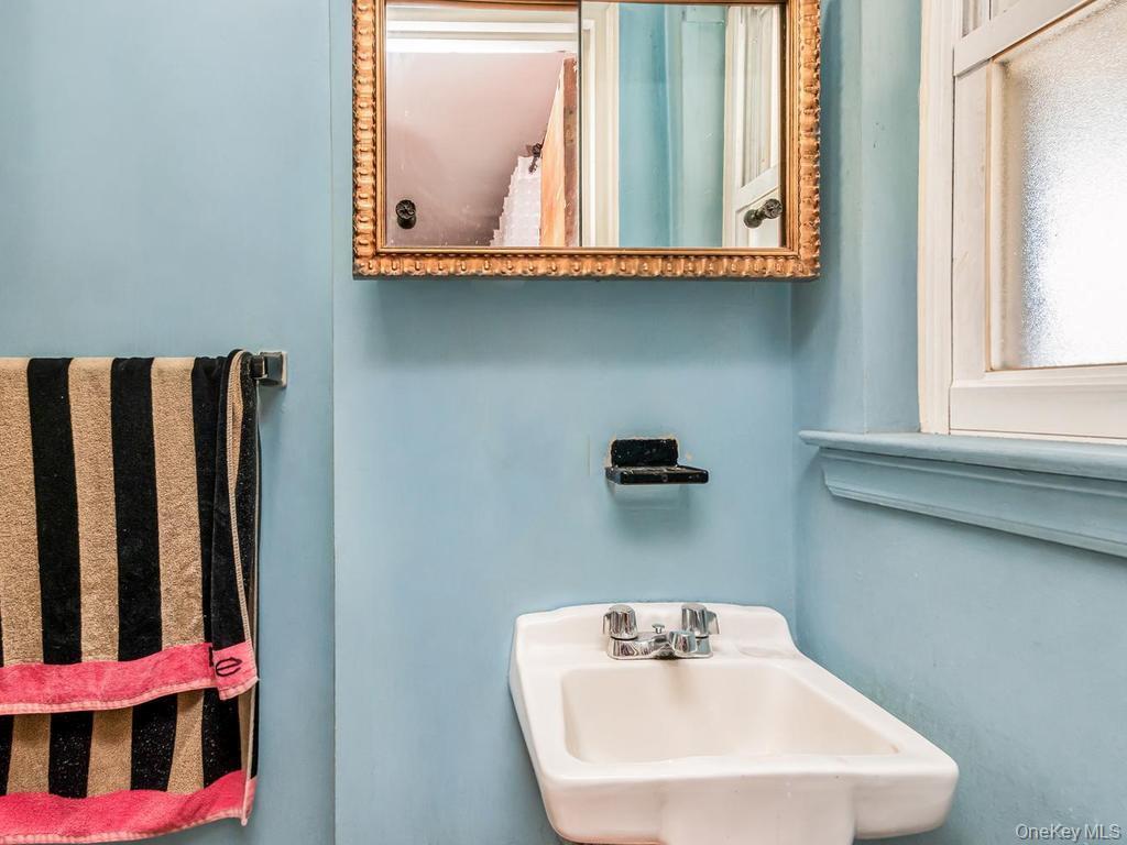 Single Family Gunther Avenue  Bronx, NY 10469, MLS-1031535-7