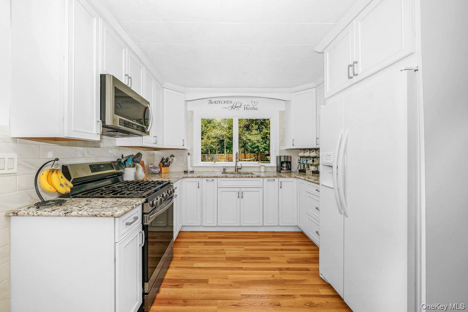 Single Family Hubbard Avenue  Suffolk County, NY 11901, MLS-1031536-11