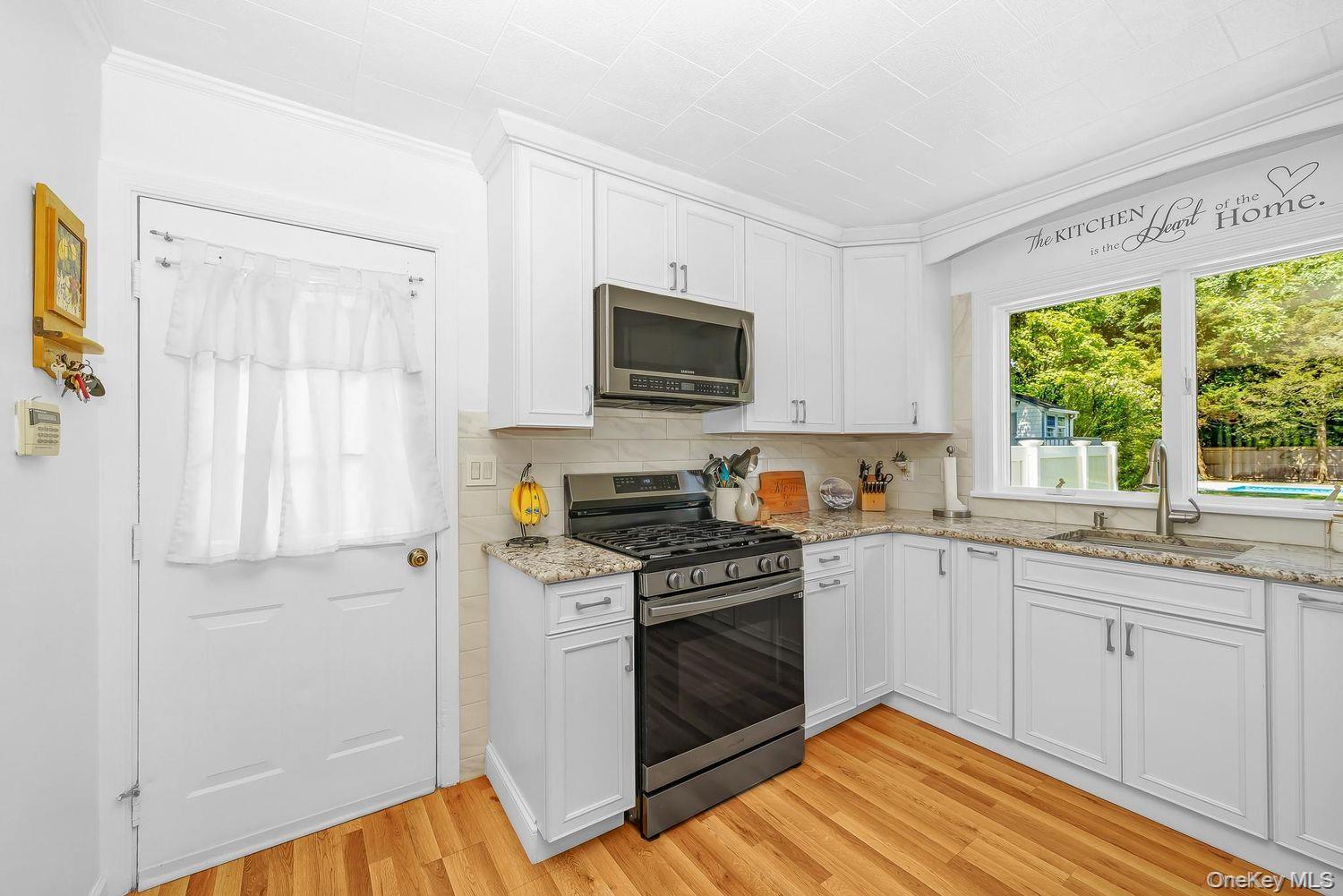 Single Family Hubbard Avenue  Suffolk County, NY 11901, MLS-1031536-12