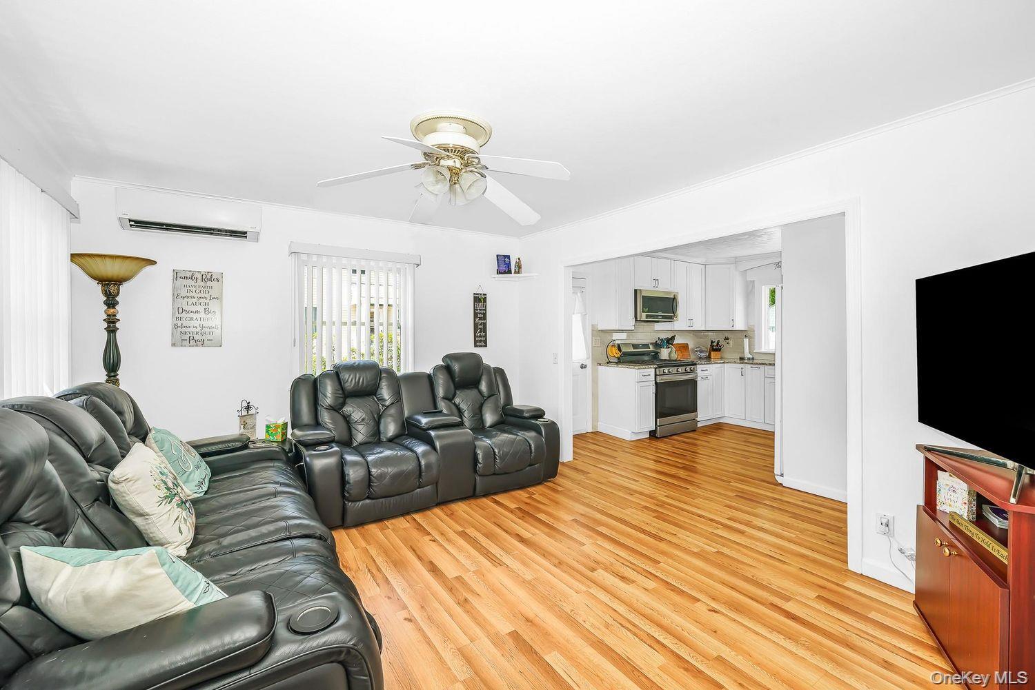 Single Family Hubbard Avenue  Suffolk County, NY 11901, MLS-1031536-15