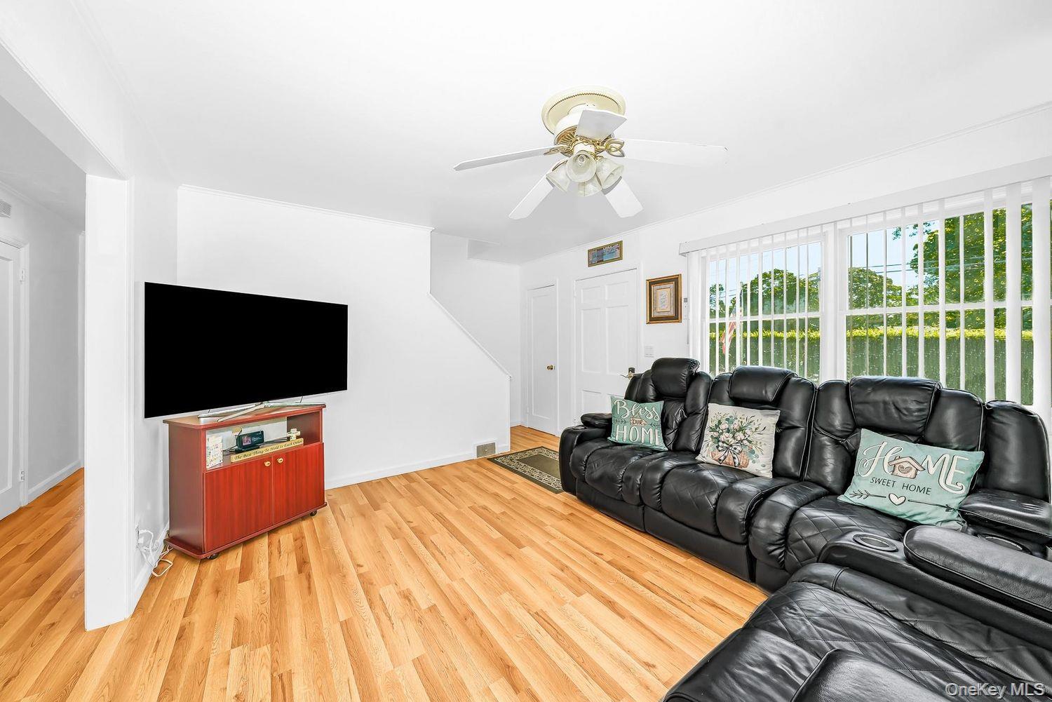 Single Family Hubbard Avenue  Suffolk County, NY 11901, MLS-1031536-18