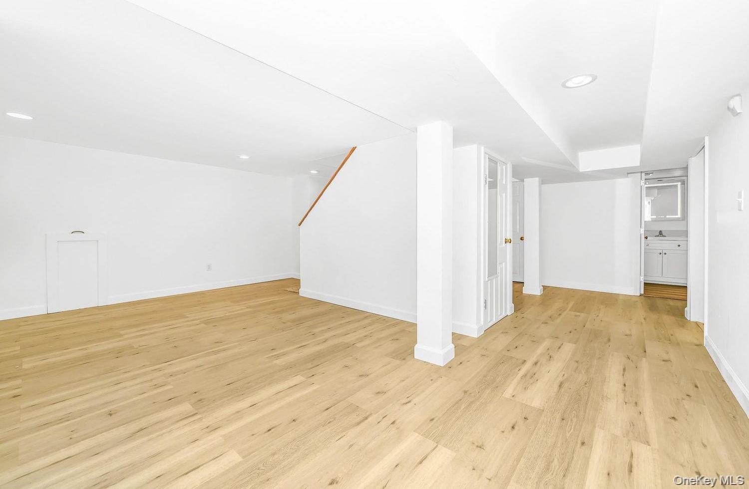 Single Family Hubbard Avenue  Suffolk County, NY 11901, MLS-1031536-27