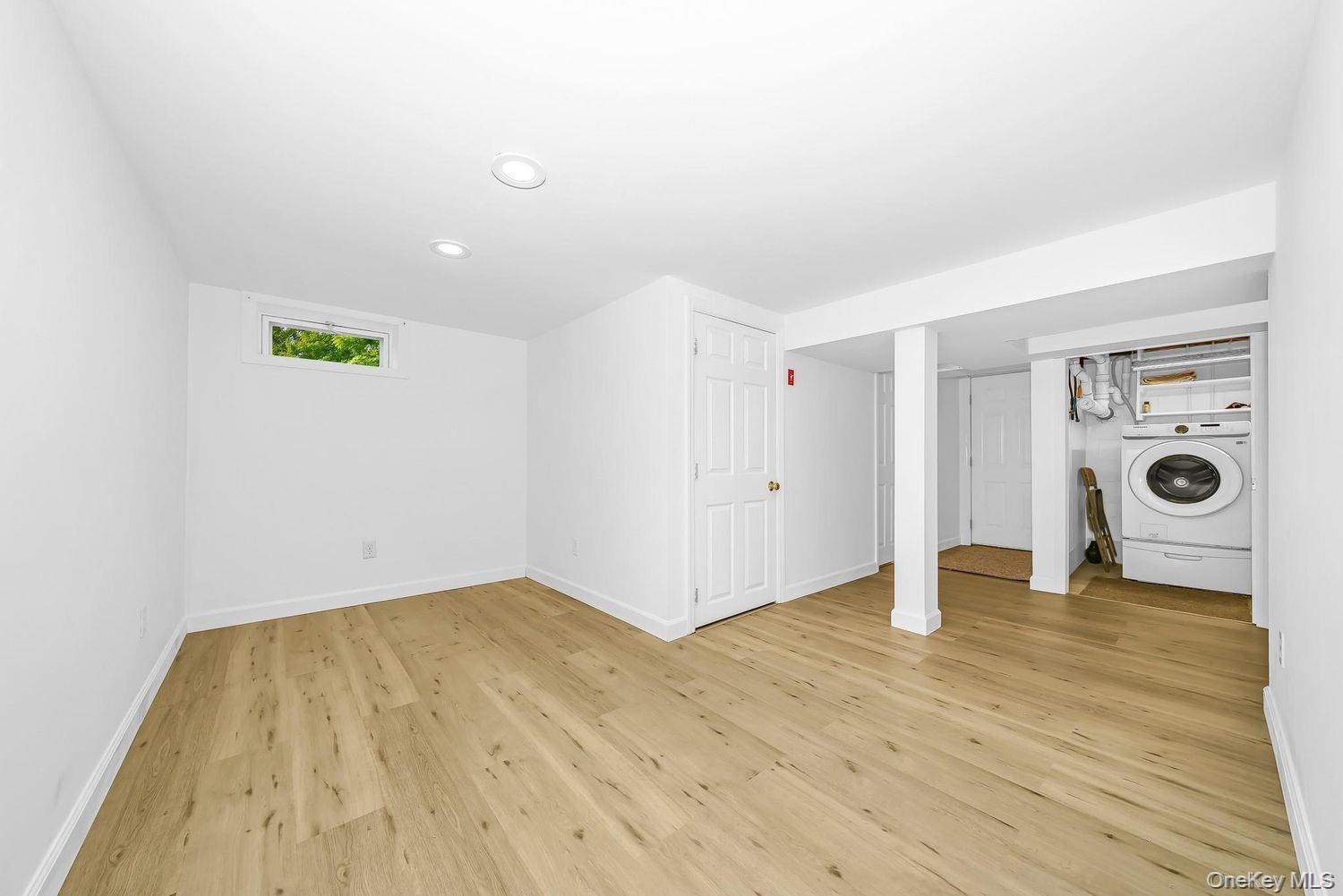 Single Family Hubbard Avenue  Suffolk County, NY 11901, MLS-1031536-28