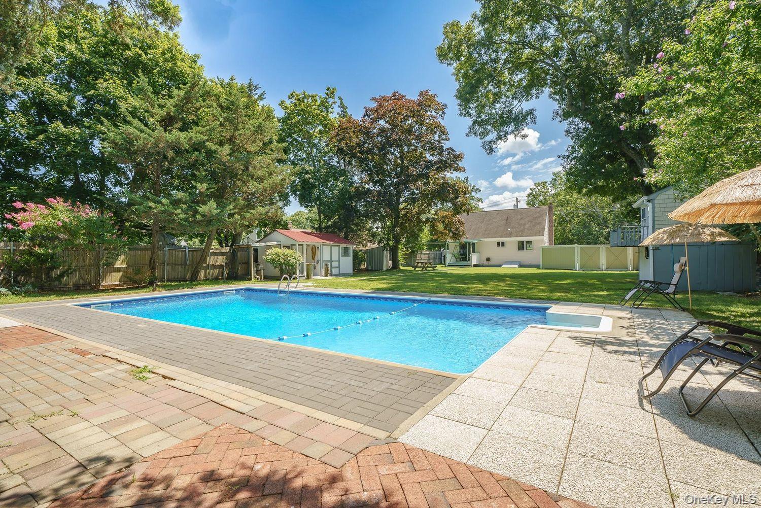 Single Family Hubbard Avenue  Suffolk County, NY 11901, MLS-1031536-4