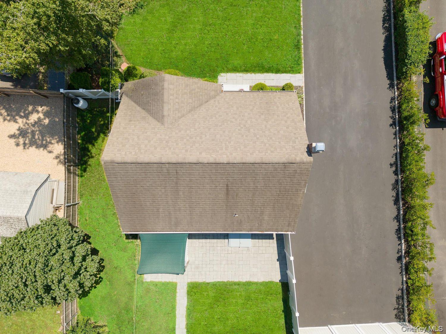 Single Family Hubbard Avenue  Suffolk County, NY 11901, MLS-1031536-43