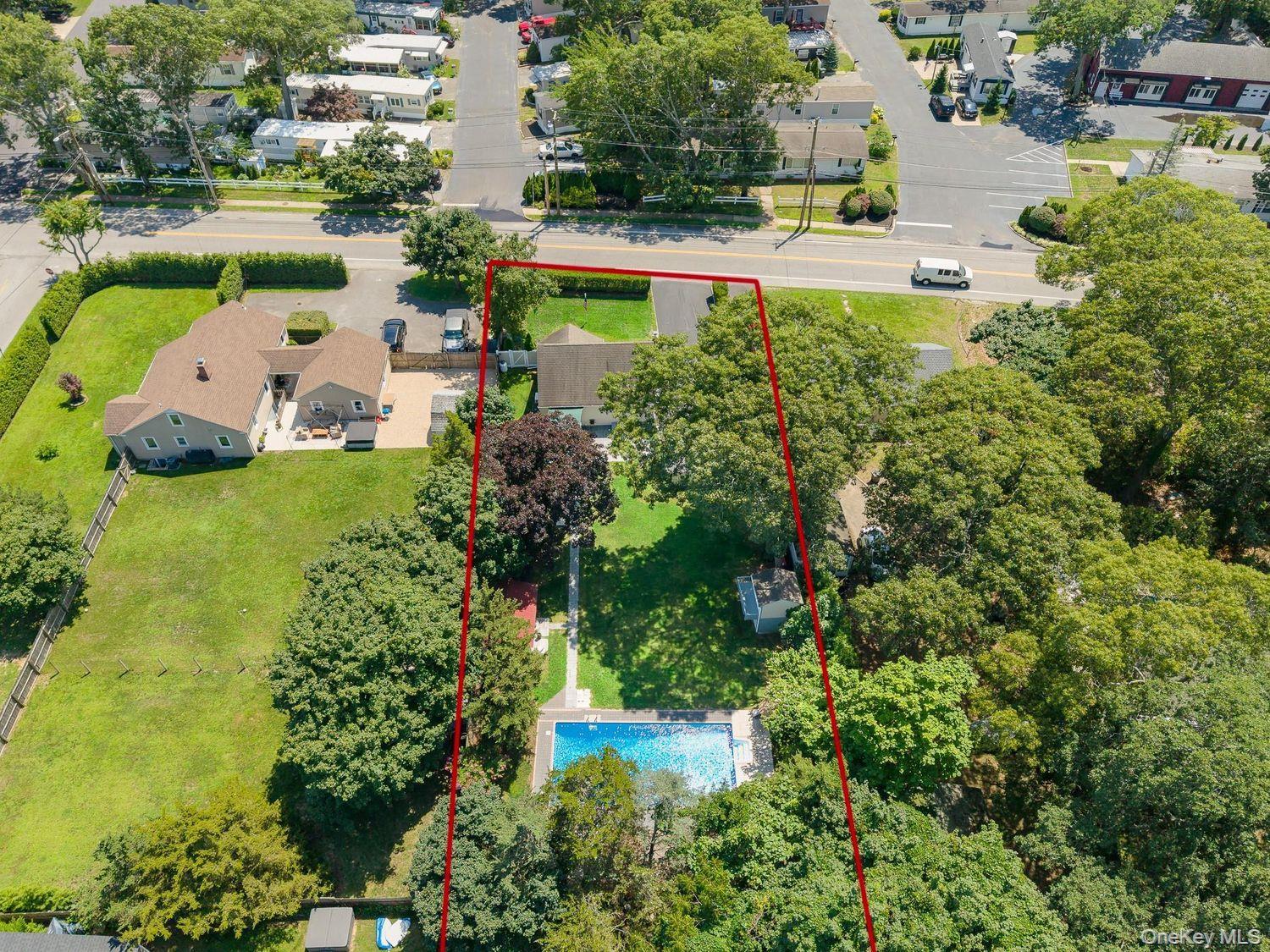 Single Family Hubbard Avenue  Suffolk County, NY 11901, MLS-1031536-46