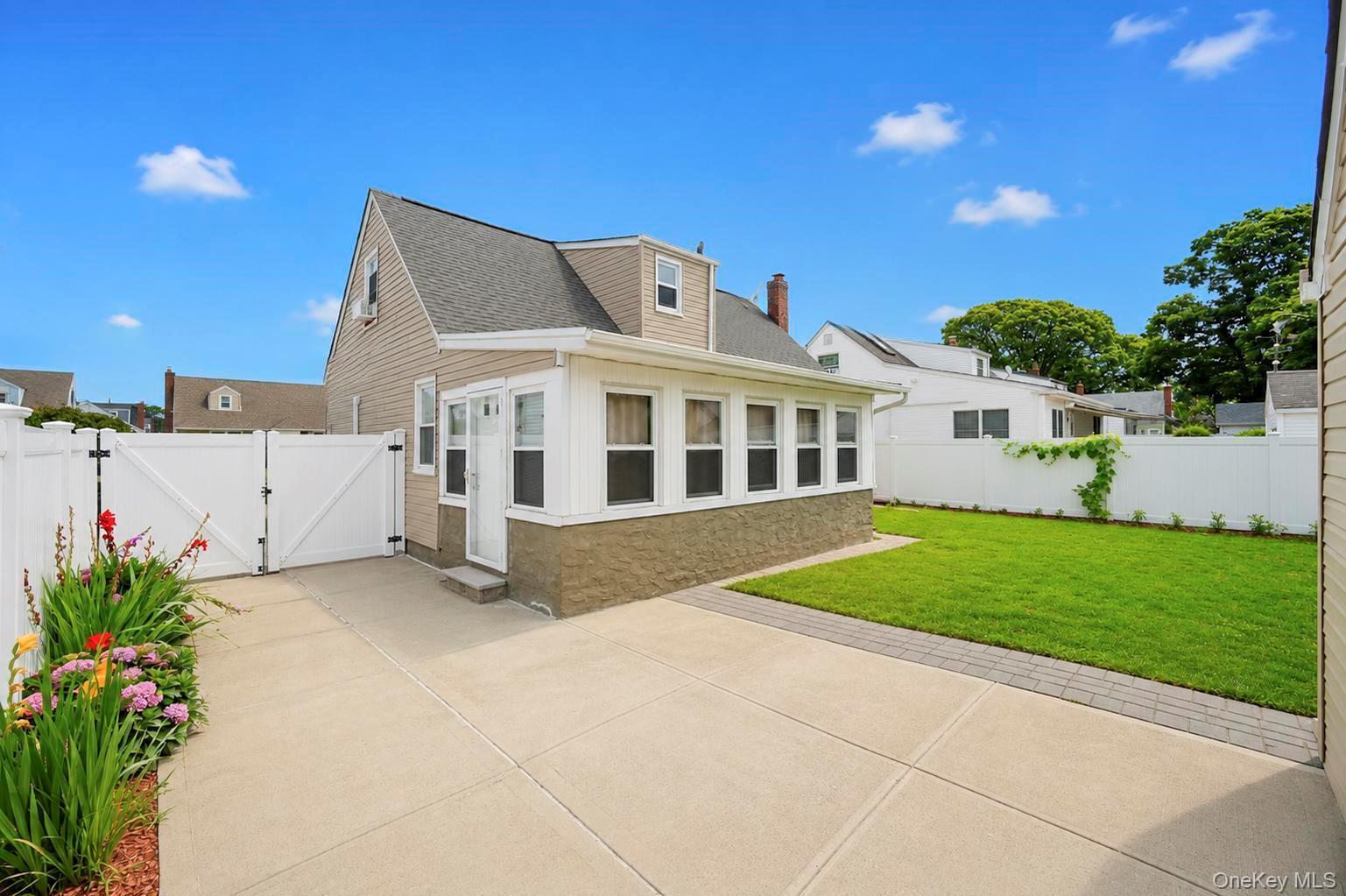 Single Family E Fenimore Street Nassau County, NY 11580, MLS-1031542-35
