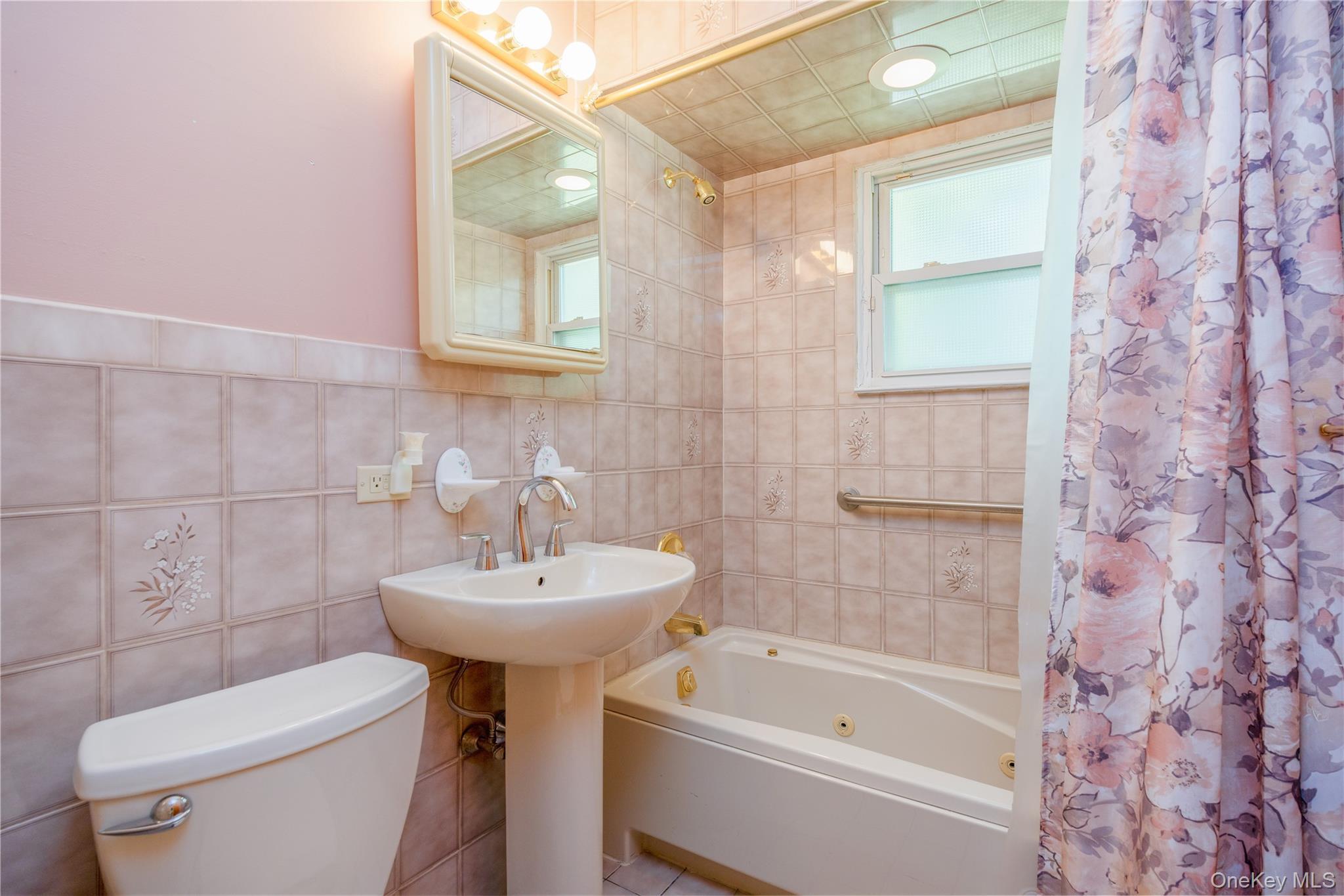 Single Family Short Street  Rockland County, NY 10994, MLS-1031550-21
