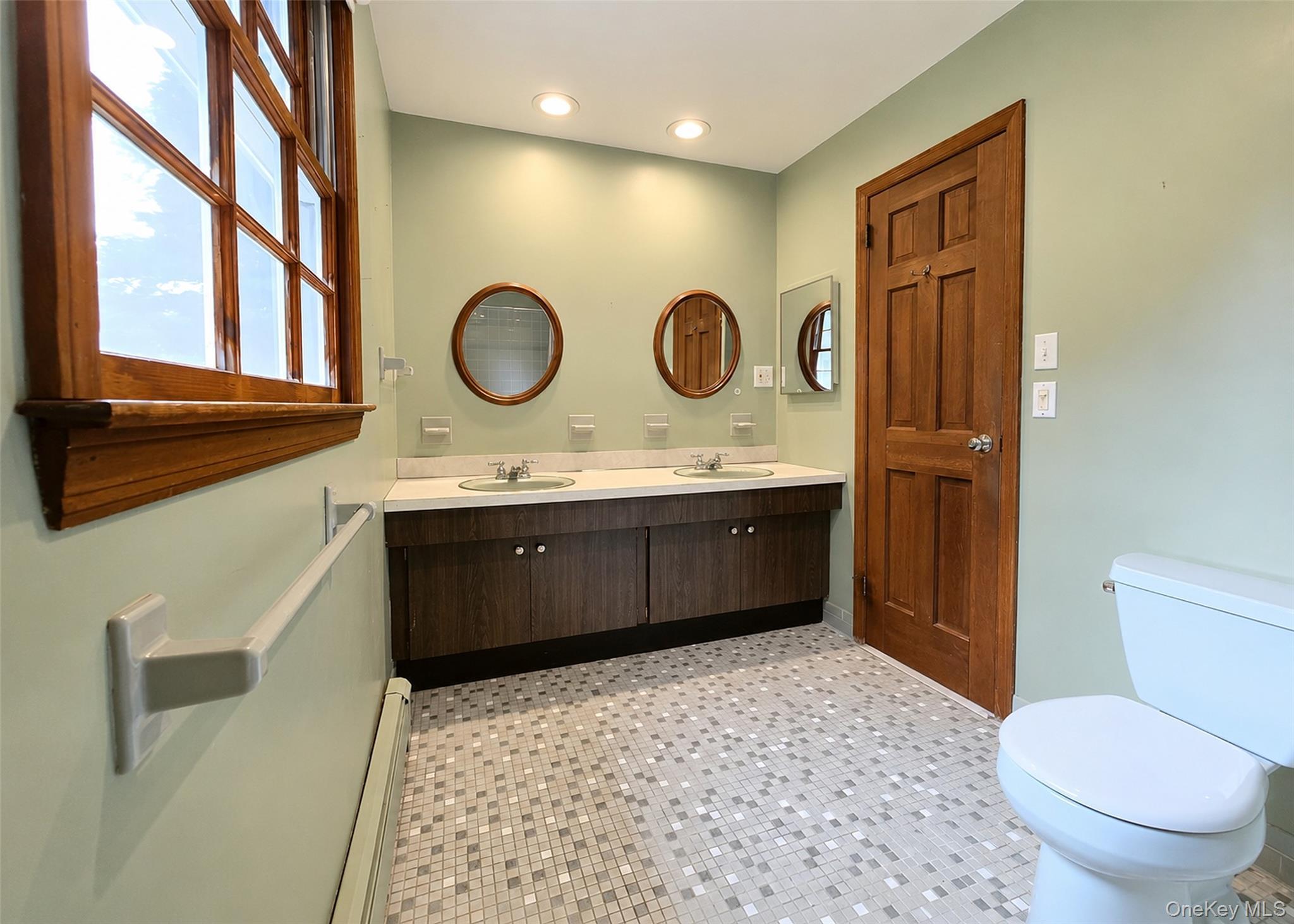 Single Family Woodhull Road Suffolk County, NY 11733, MLS-1031554-15