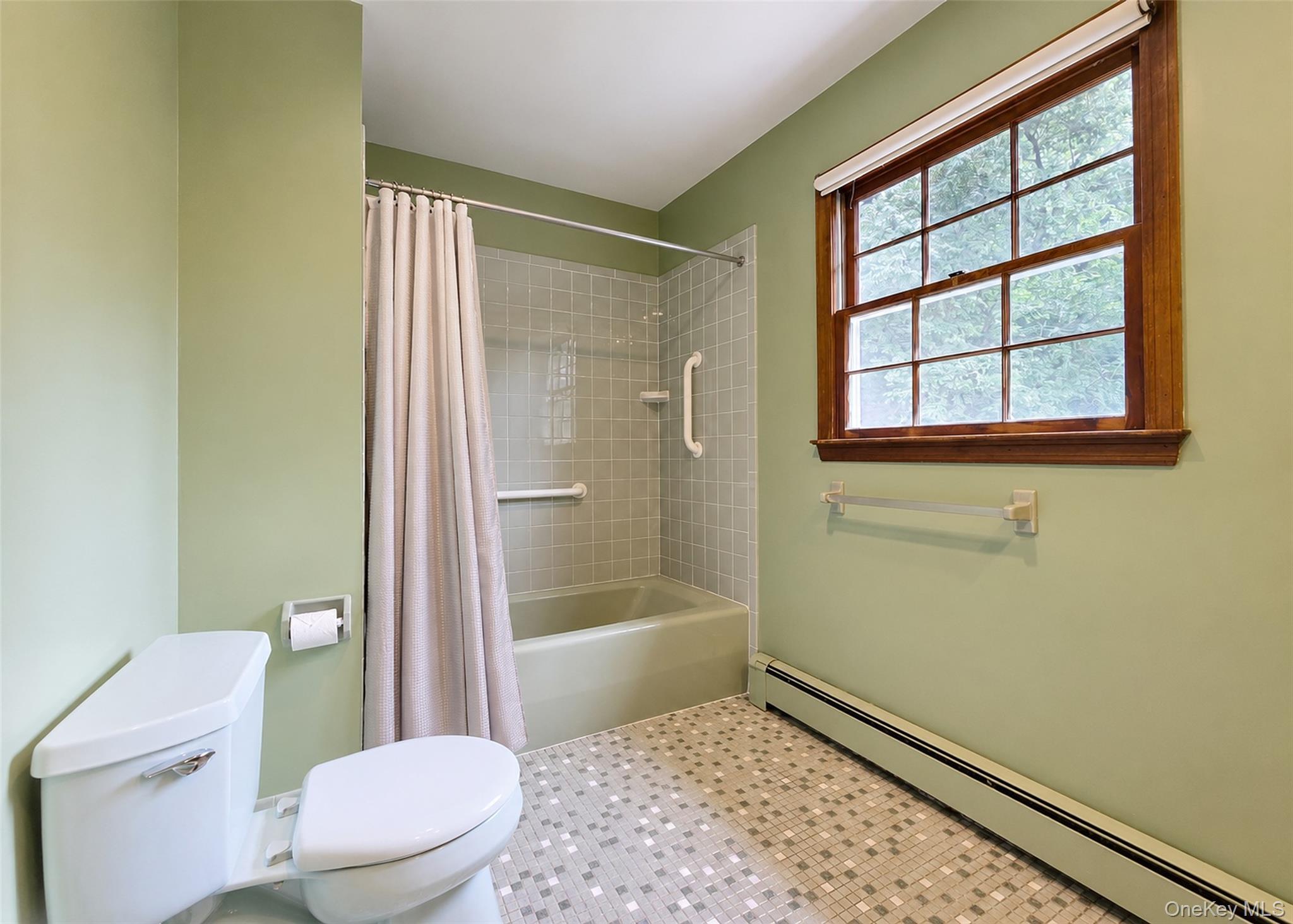 Single Family Woodhull Road Suffolk County, NY 11733, MLS-1031554-16