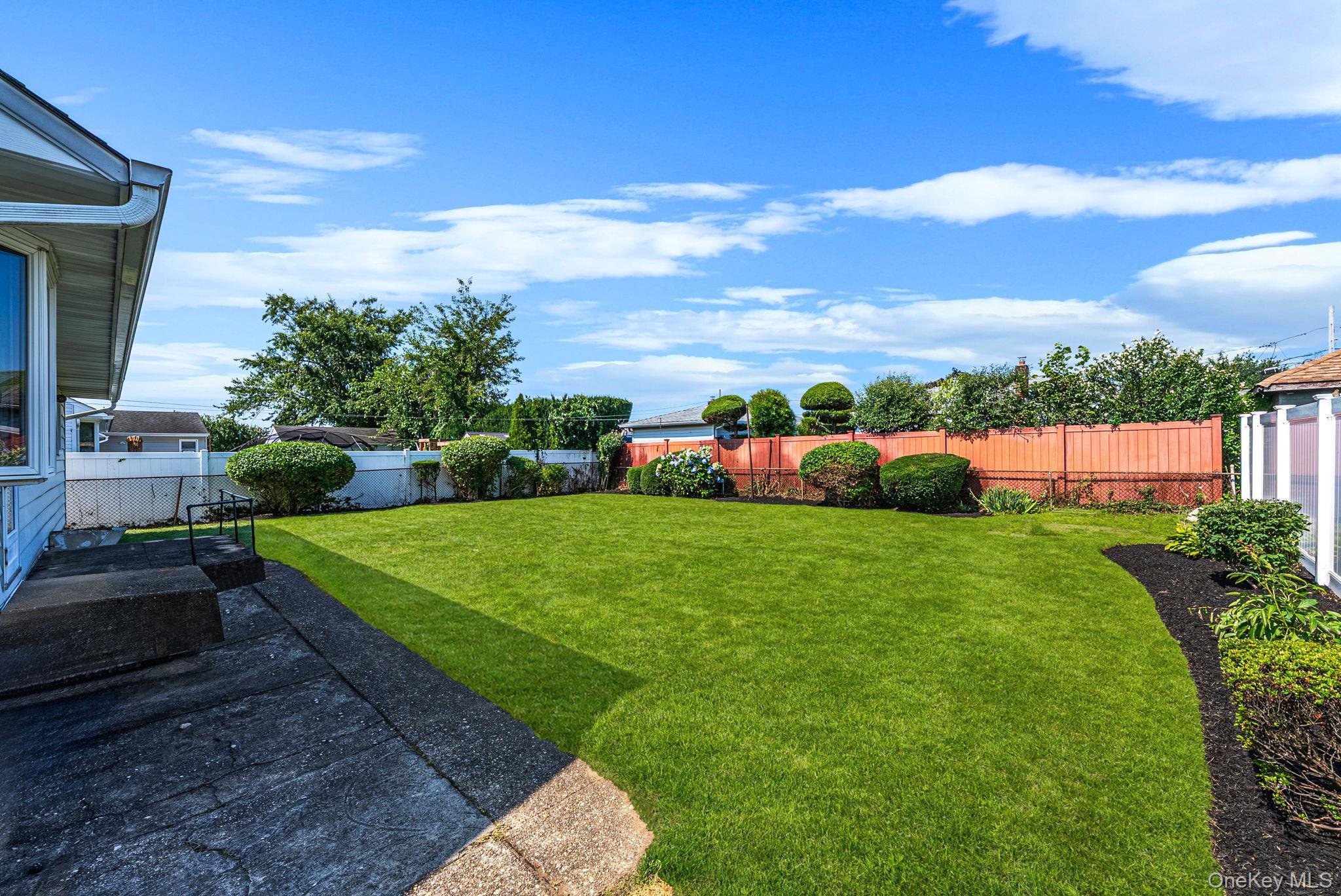 Single Family 10th Street Nassau County, NY 11714, MLS-1031563-22