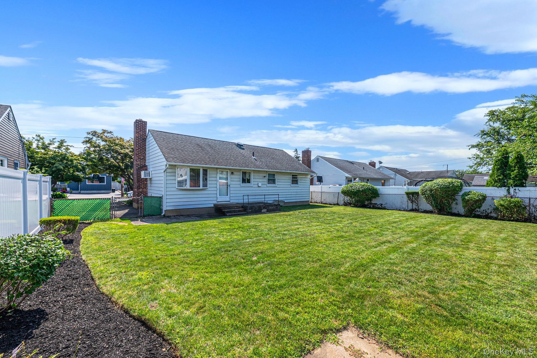 Single Family 10th Street Nassau County, NY 11714, MLS-1031563-24
