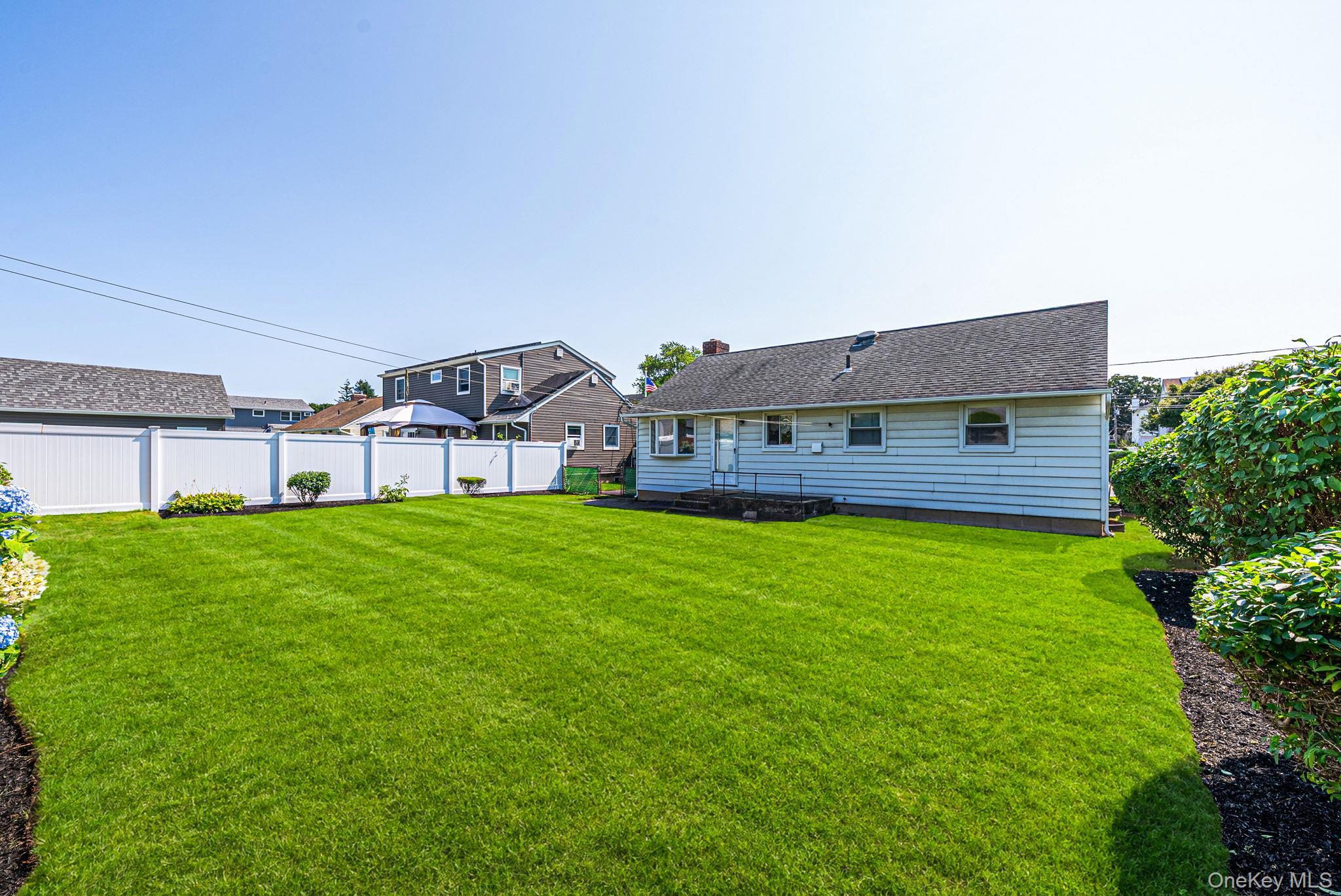 Single Family 10th Street Nassau County, NY 11714, MLS-1031563-26