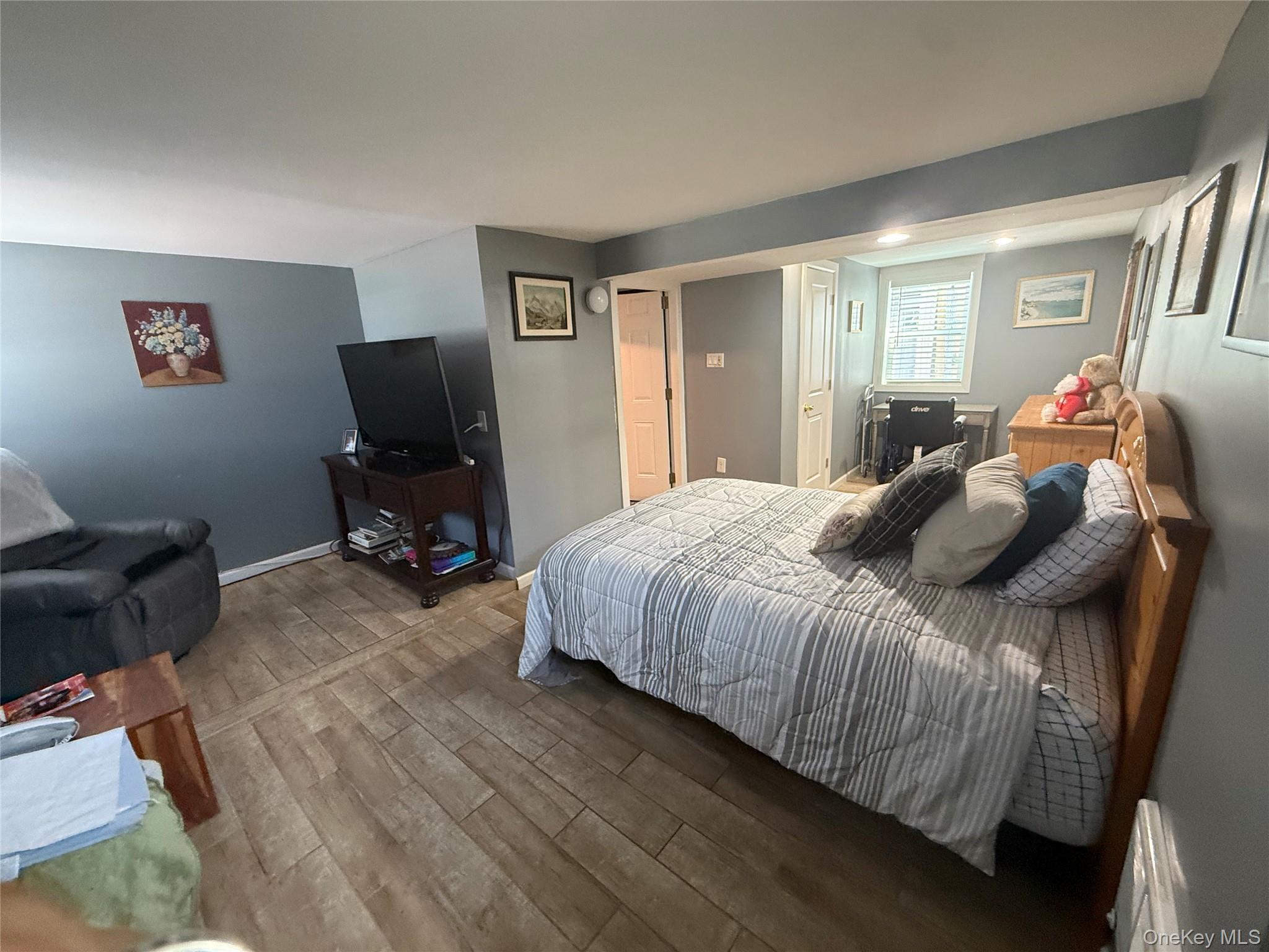 Single Family Fairway Drive  Suffolk County, NY 11776, MLS-1031586-24