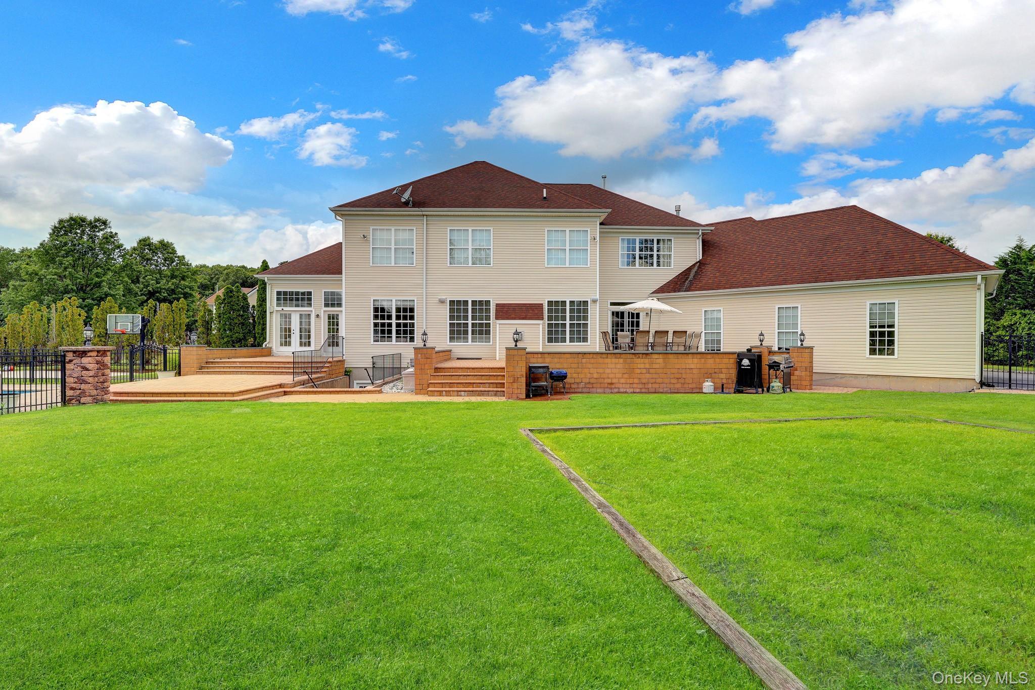 Single Family Brookline Court Suffolk County, NY 11792, MLS-1031590-4