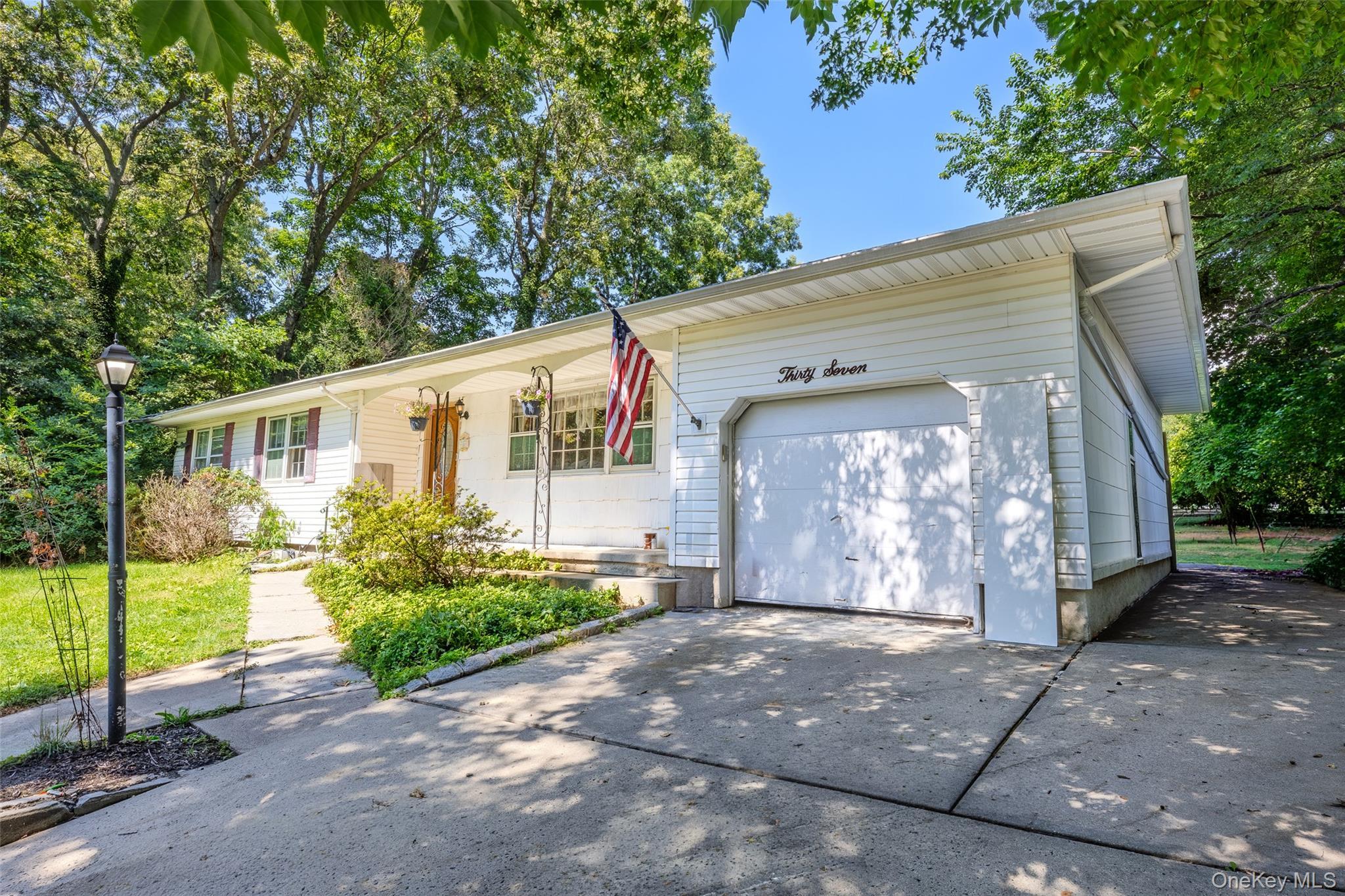 Single Family Black Locust Avenue  Suffolk County, NY 11733, MLS-1031598-3