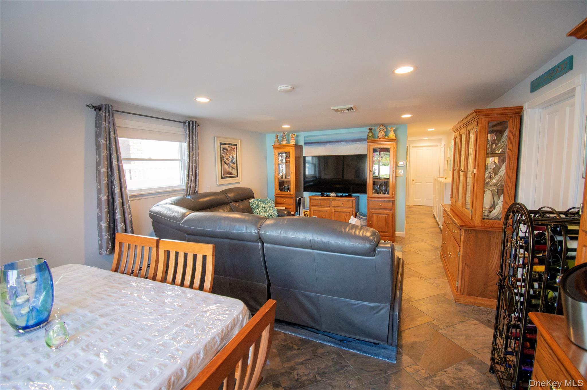 Single Family Parkway Drive  Nassau County, NY 11510, MLS-1031612-48