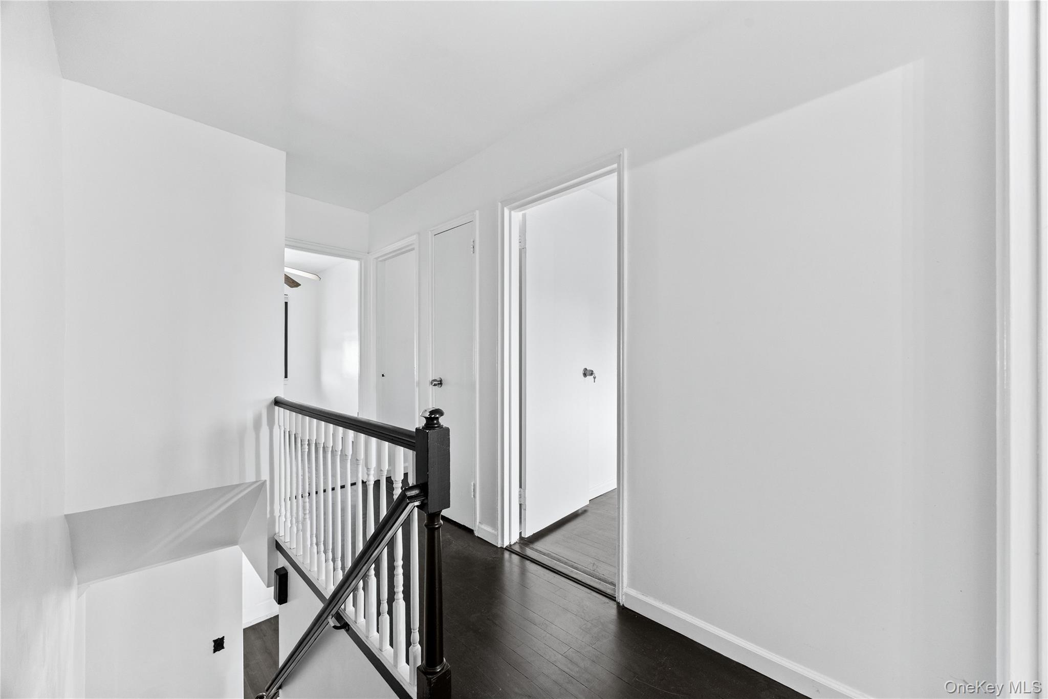 Single Family Tiemann Avenue Bronx, NY 10469, MLS-1031618-11