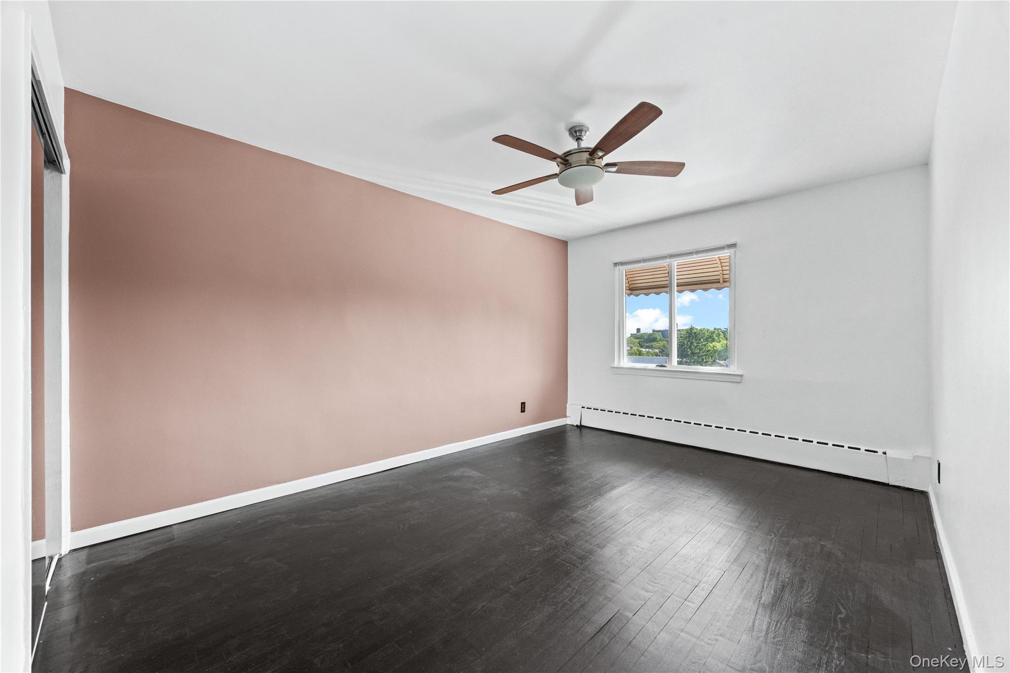 Single Family Tiemann Avenue Bronx, NY 10469, MLS-1031618-13