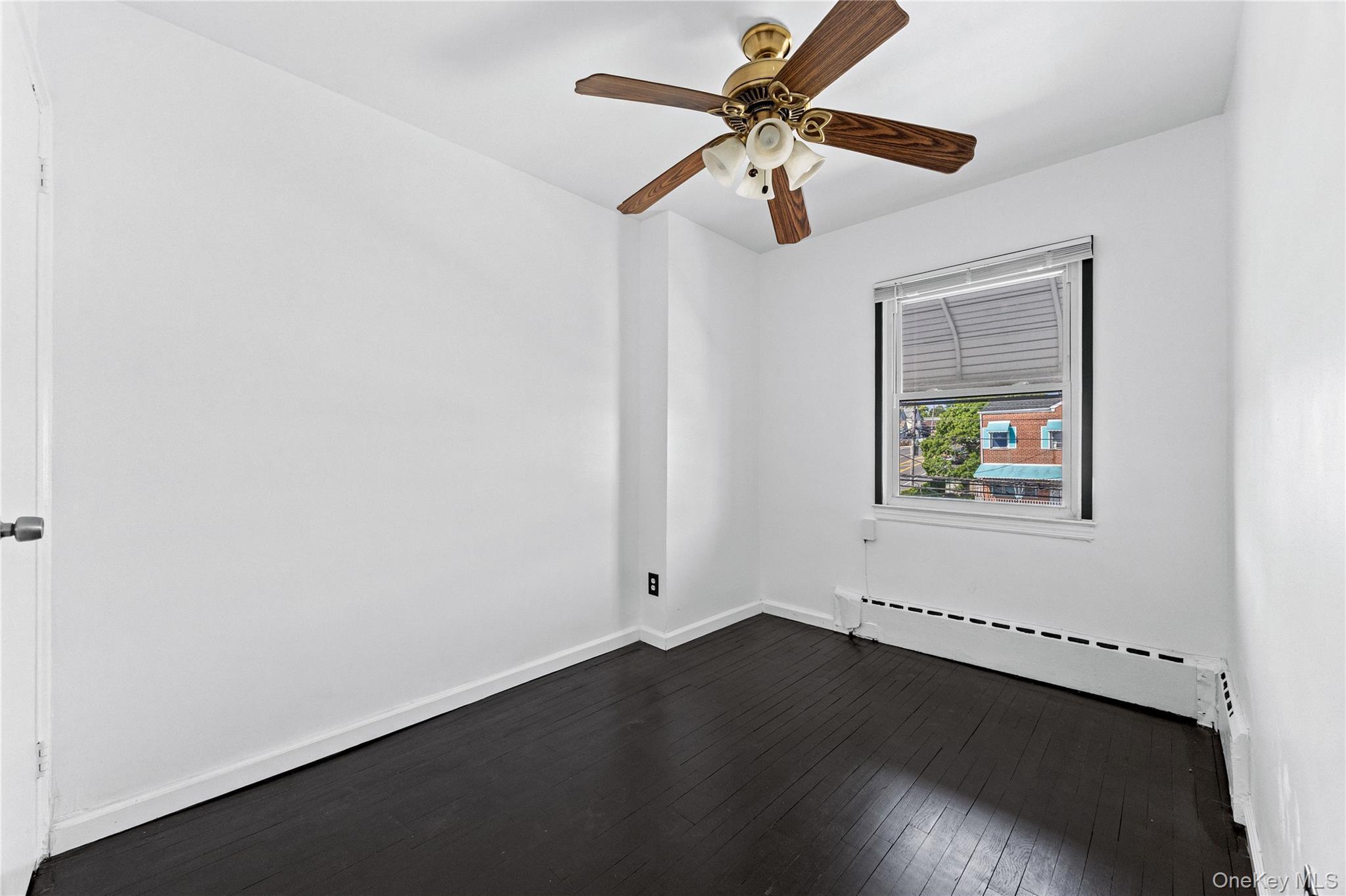 Single Family Tiemann Avenue Bronx, NY 10469, MLS-1031618-14