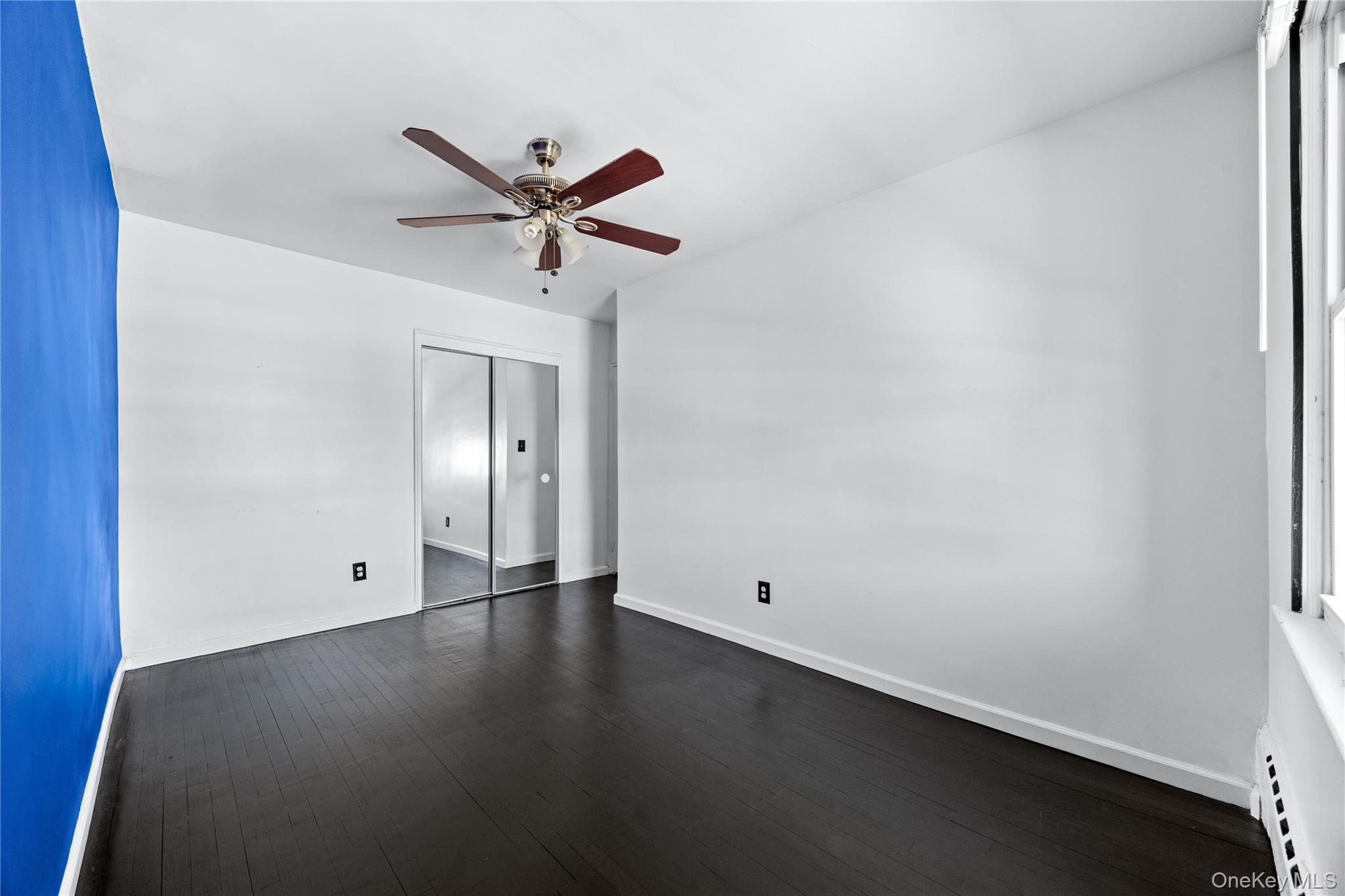 Single Family Tiemann Avenue Bronx, NY 10469, MLS-1031618-15