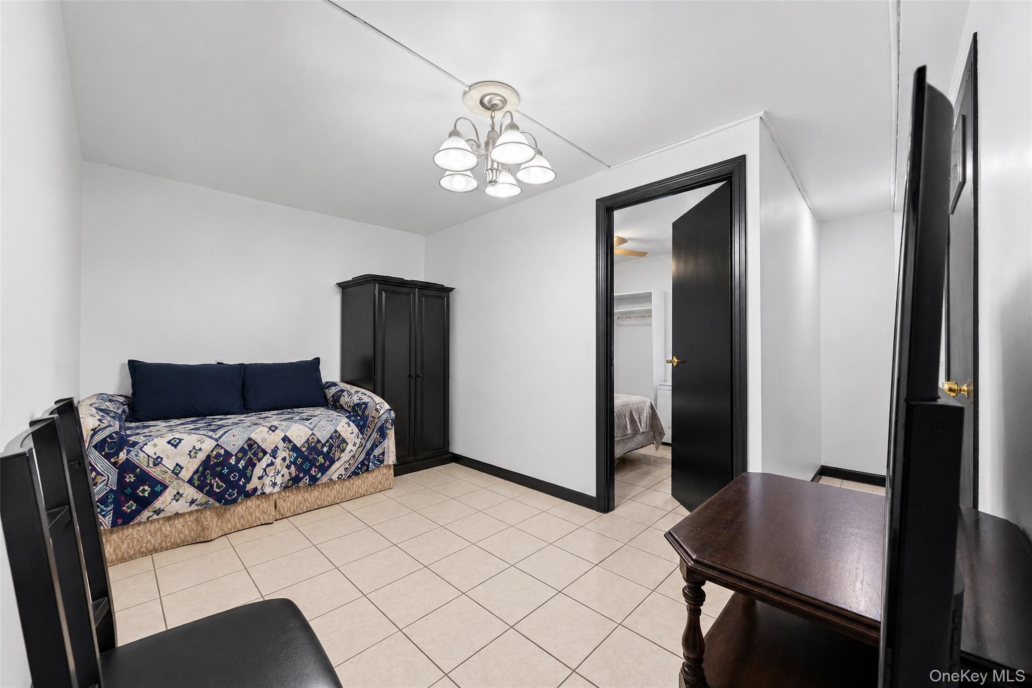 Single Family Tiemann Avenue Bronx, NY 10469, MLS-1031618-19