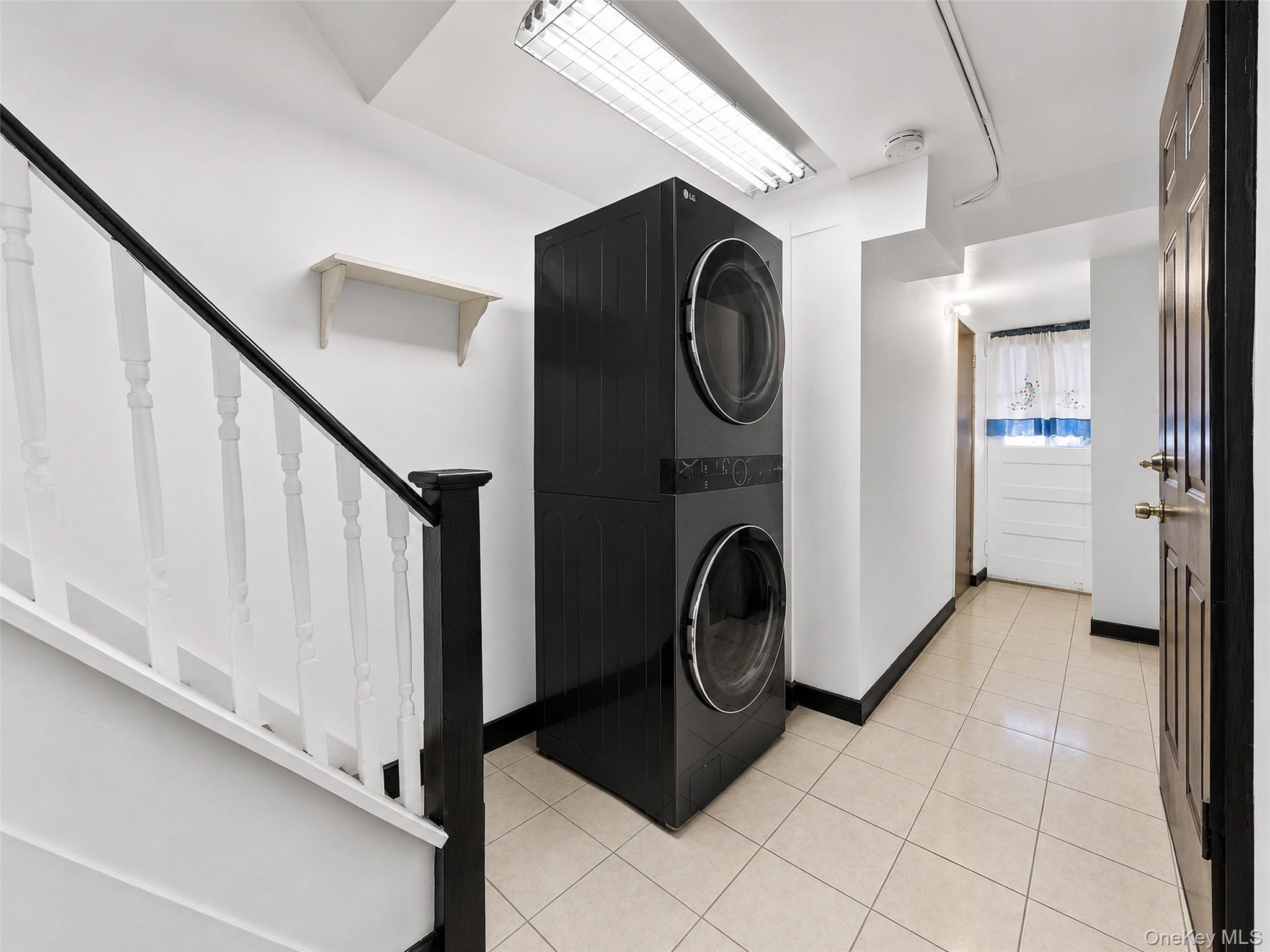 Single Family Tiemann Avenue Bronx, NY 10469, MLS-1031618-20