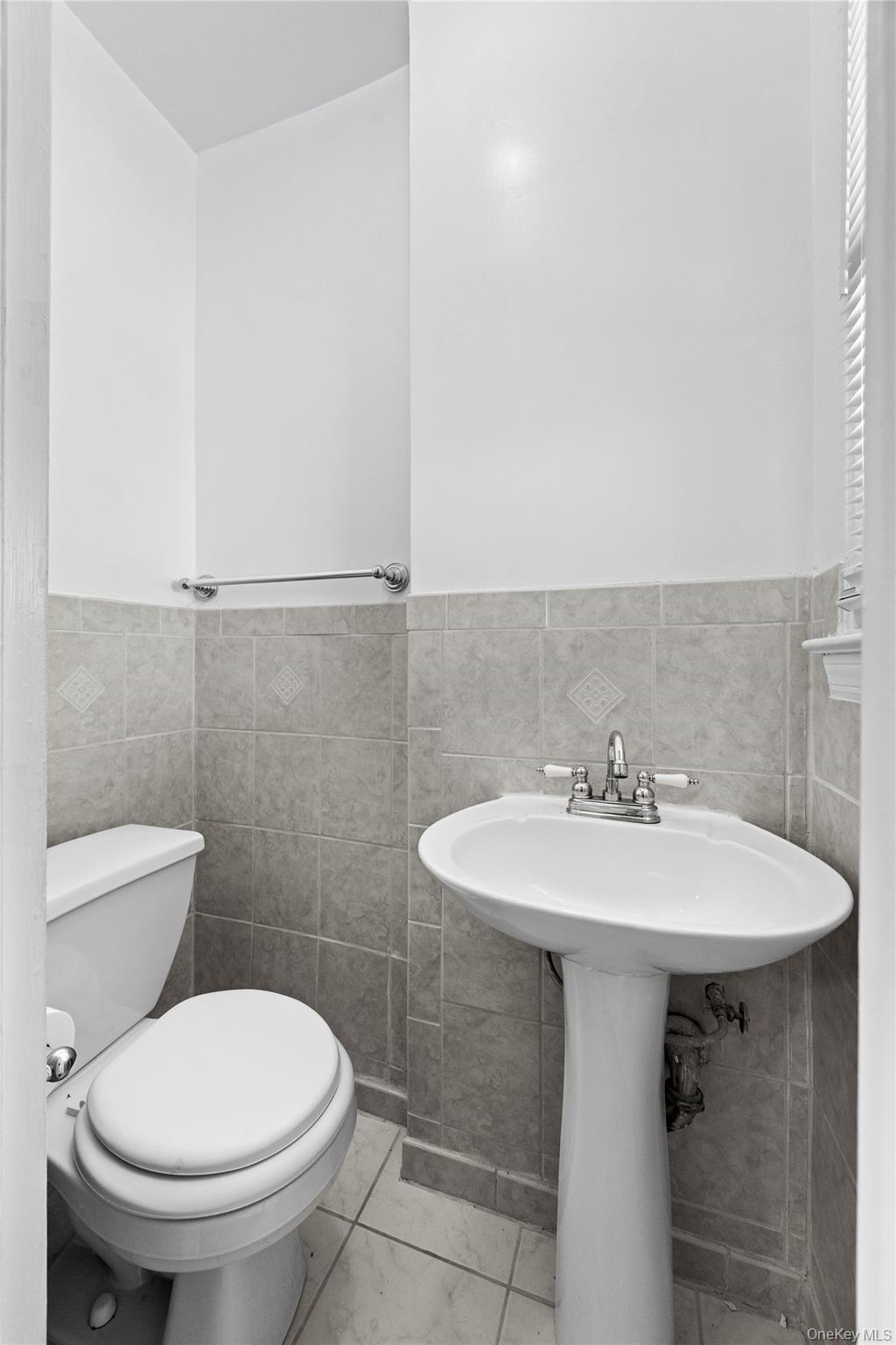 Single Family Tiemann Avenue Bronx, NY 10469, MLS-1031618-22