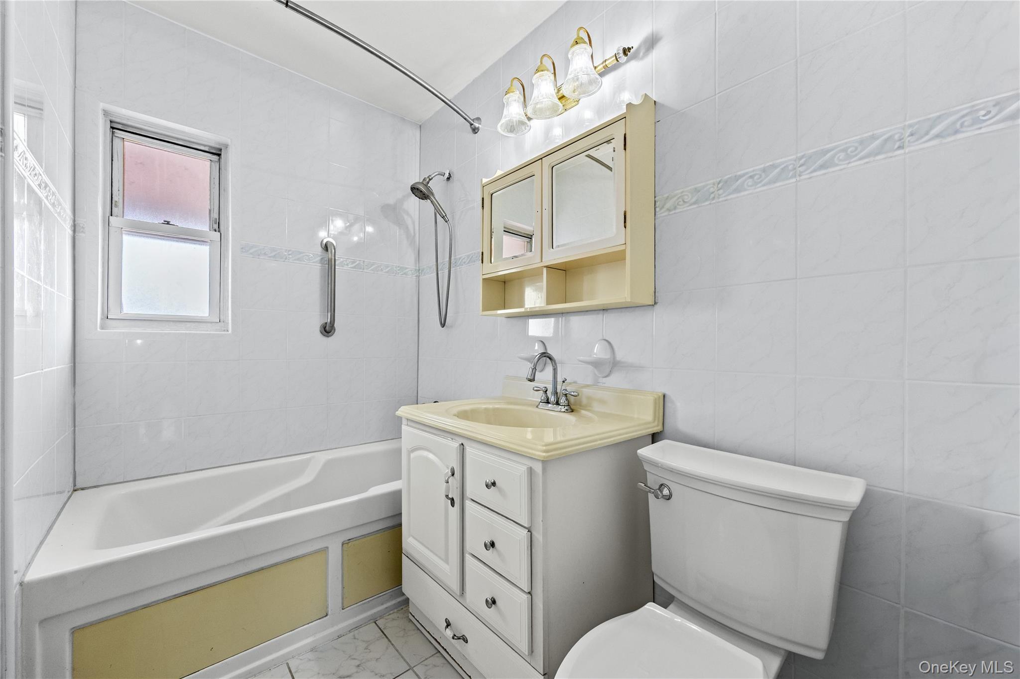Single Family Tiemann Avenue Bronx, NY 10469, MLS-1031618-23