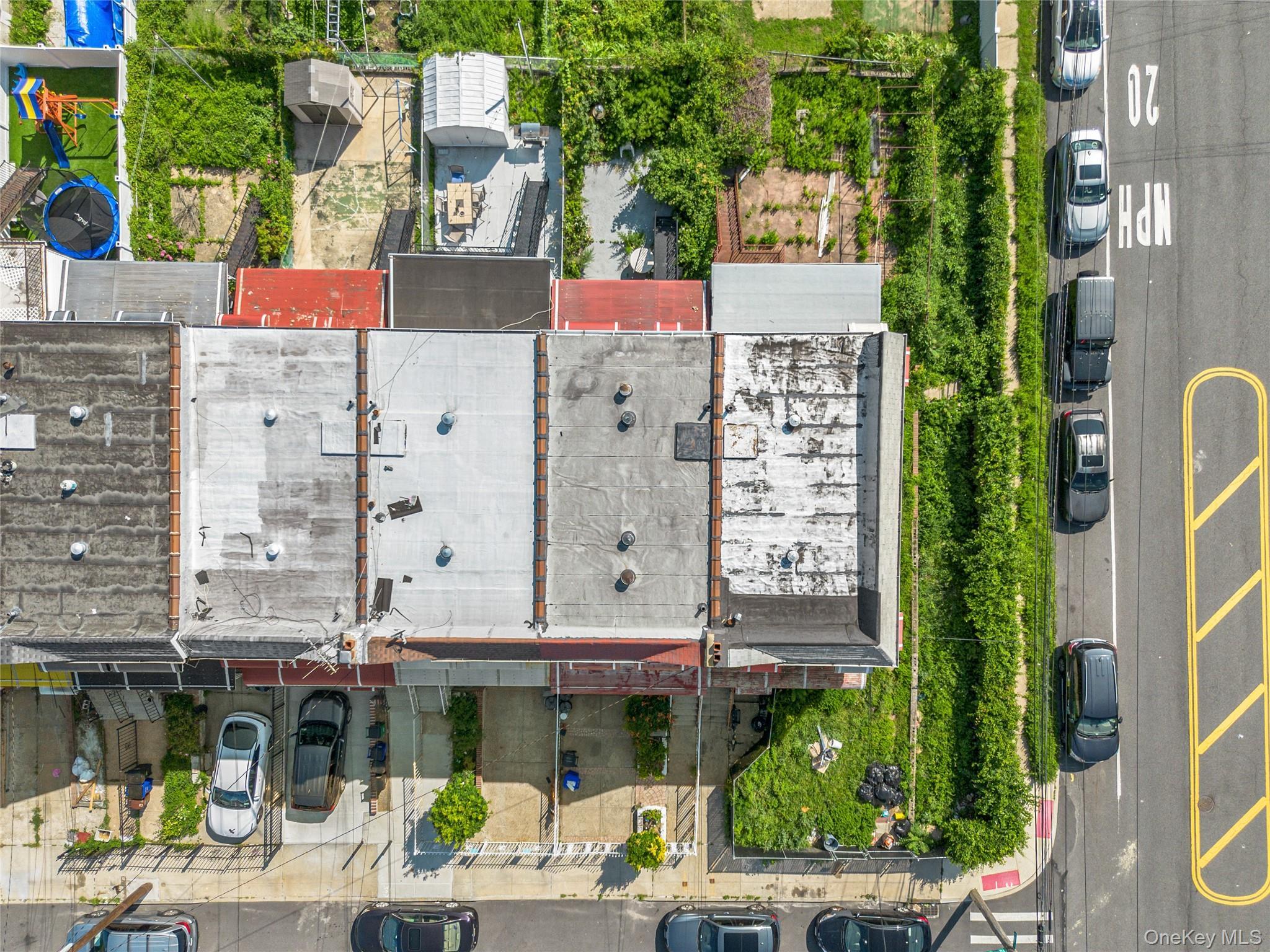 Single Family Tiemann Avenue Bronx, NY 10469, MLS-1031618-26