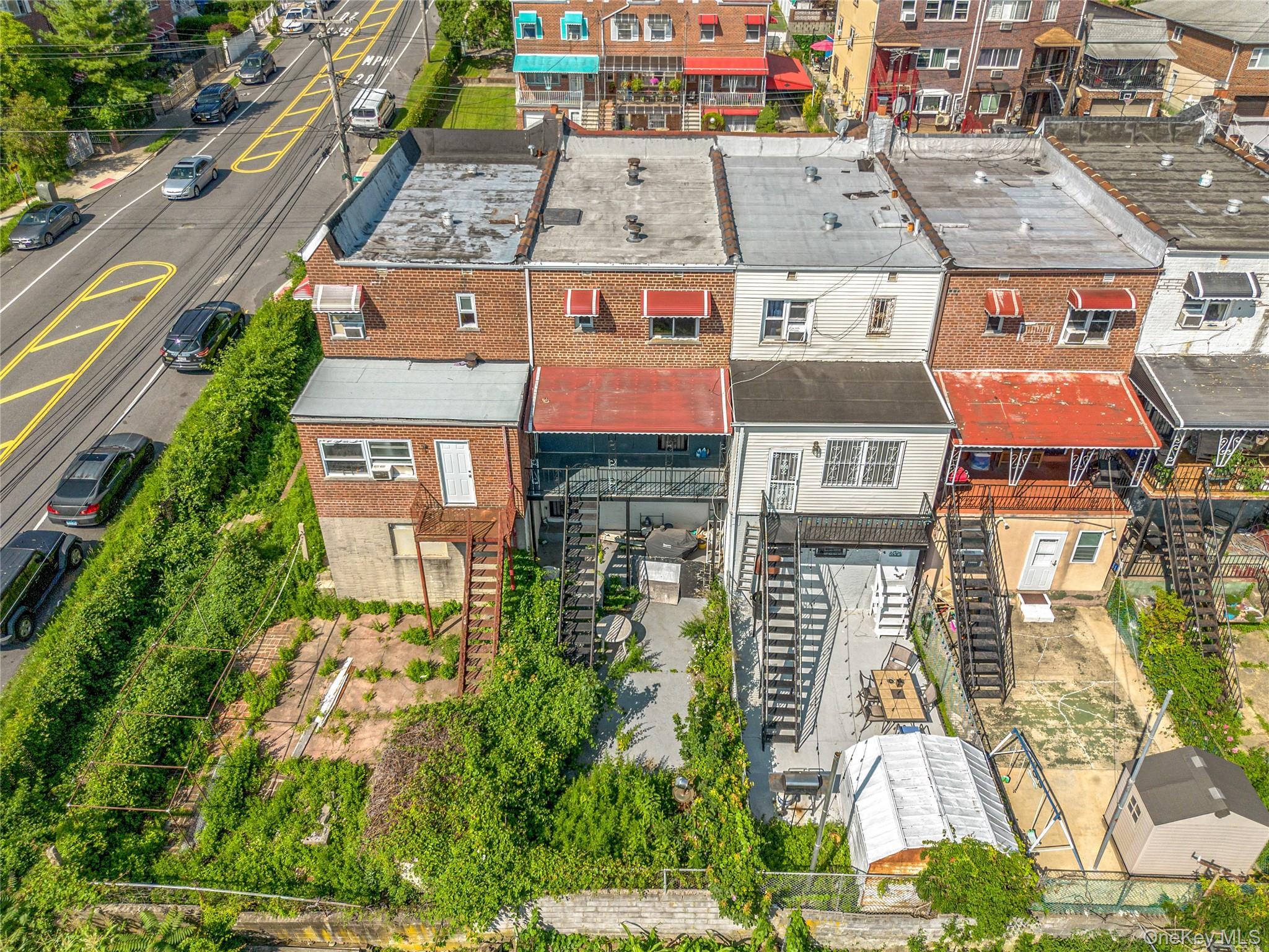 Single Family Tiemann Avenue Bronx, NY 10469, MLS-1031618-27