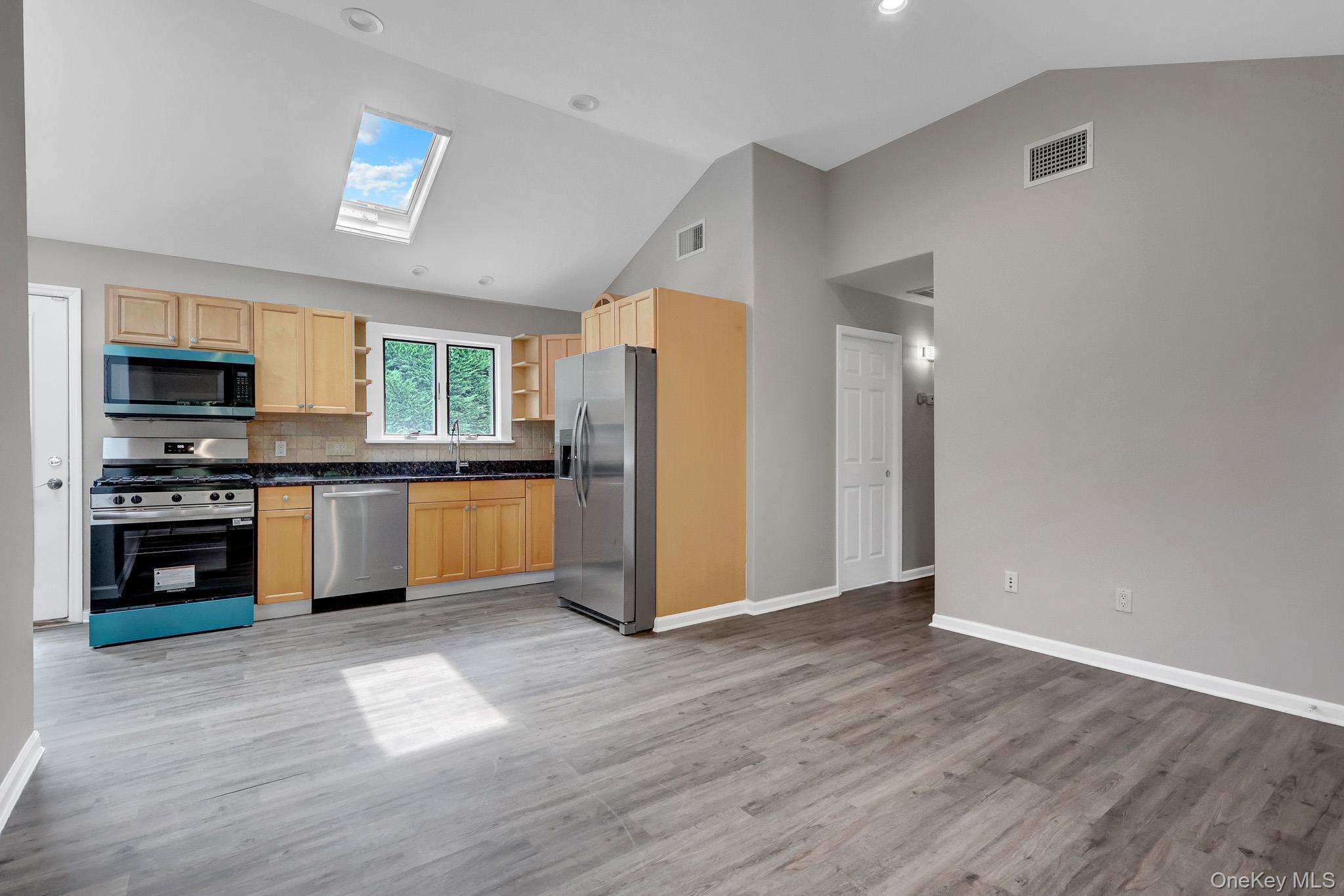 Single Family W 4th Street  Suffolk County, NY 11795, MLS-1031624-10