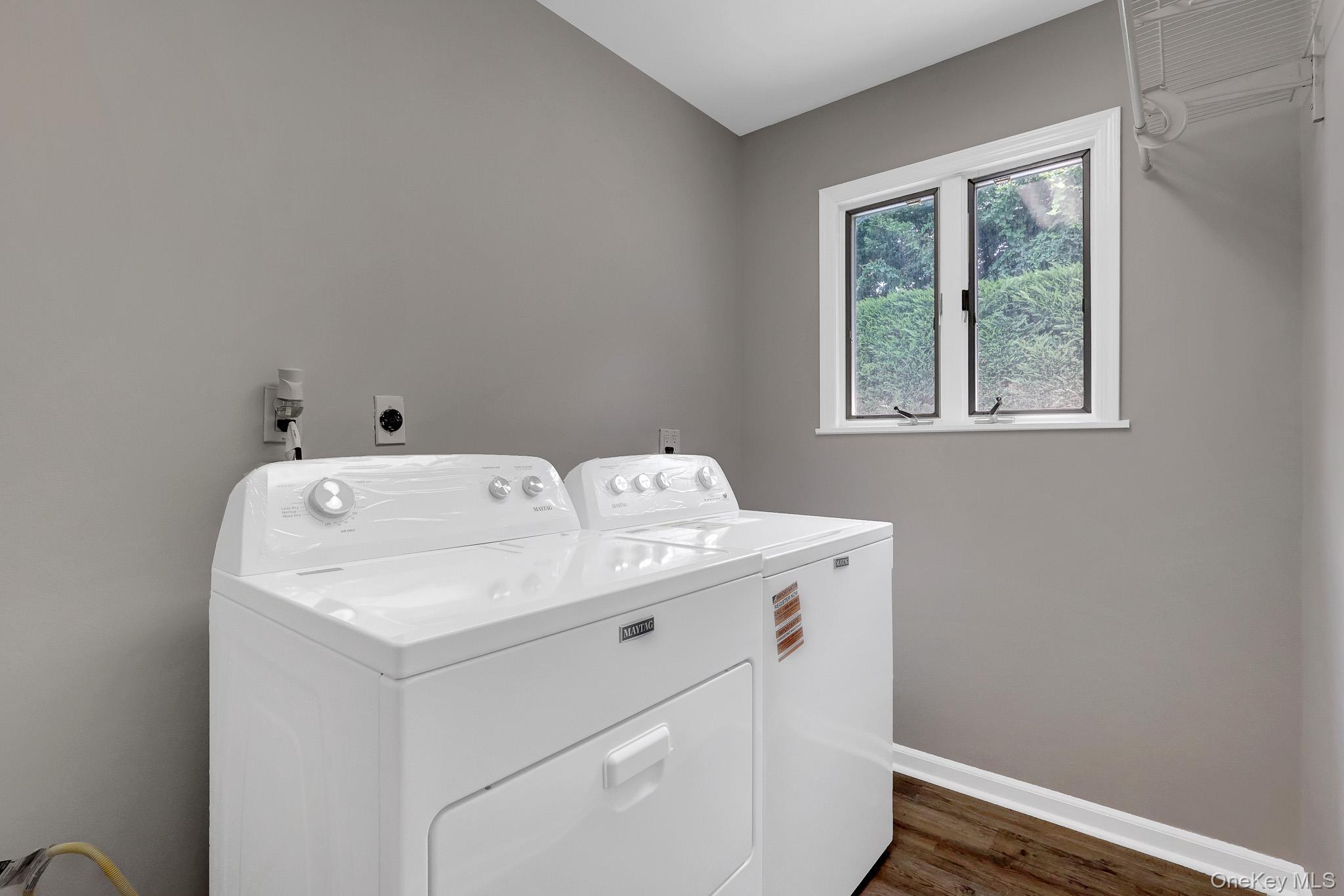 Single Family W 4th Street  Suffolk County, NY 11795, MLS-1031624-29