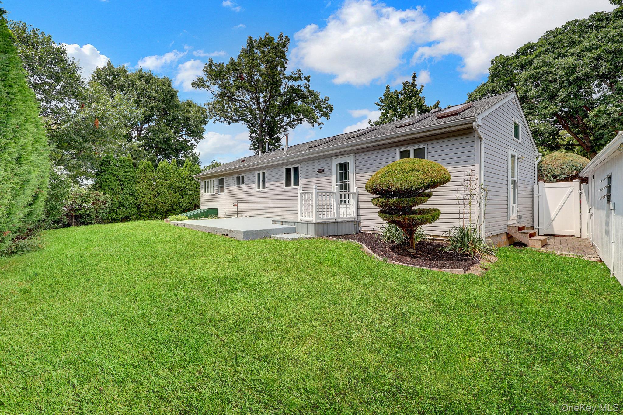 Single Family W 4th Street  Suffolk County, NY 11795, MLS-1031624-31