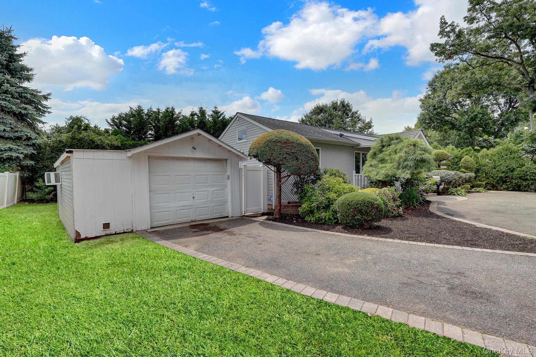 Single Family W 4th Street  Suffolk County, NY 11795, MLS-1031624-36