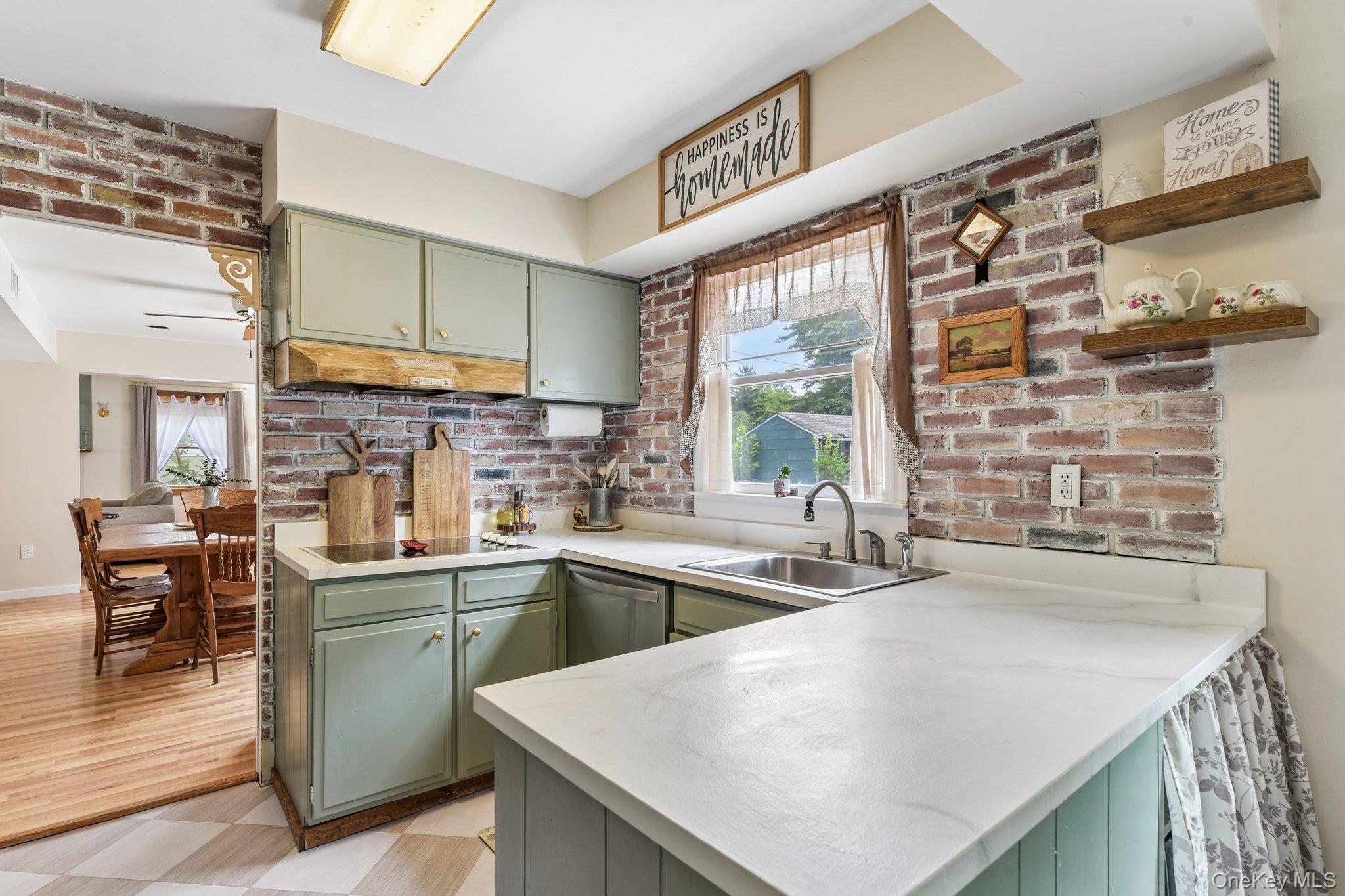 Single Family Manchester Lane Suffolk County, NY 11790, MLS-1031657-11